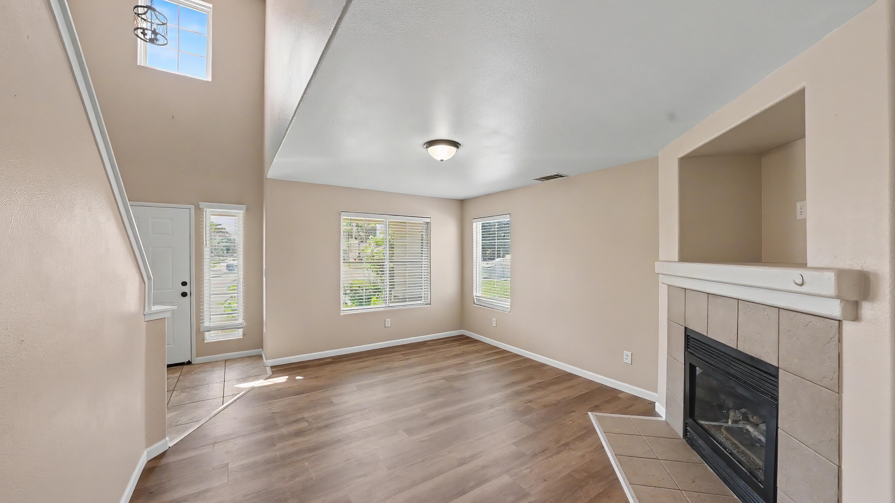 1354 N Belmont St, Porterville, CA 93257