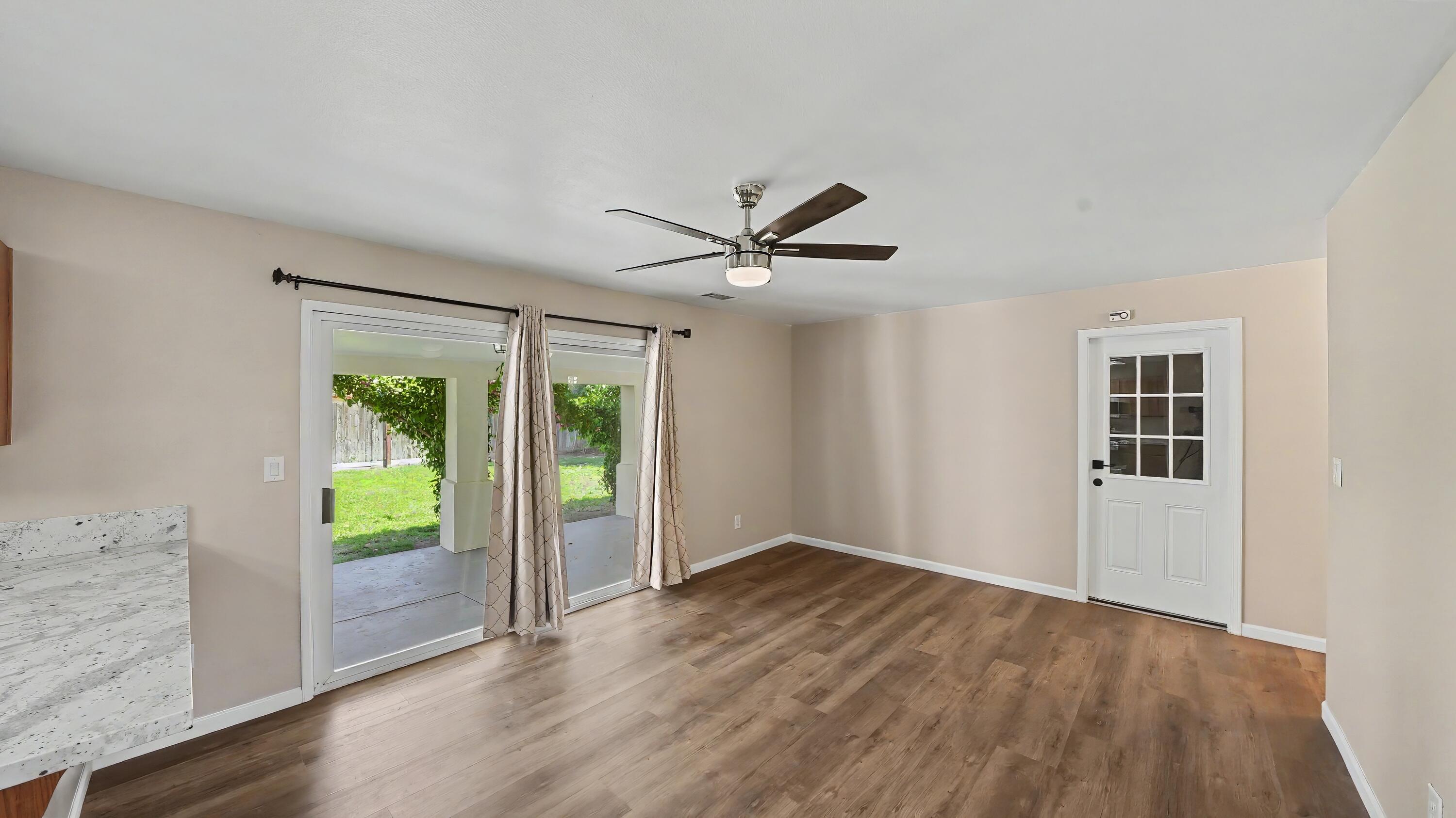1354 N Belmont St, Porterville, CA 93257