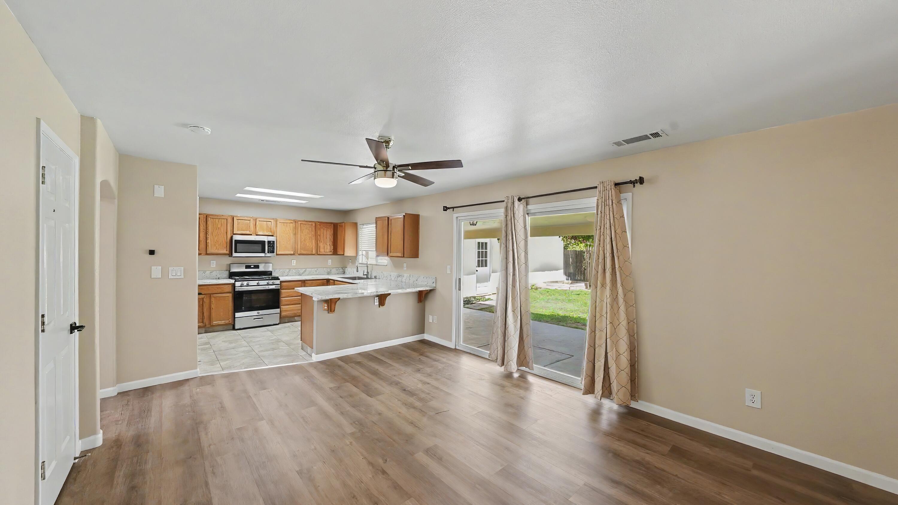 1354 N Belmont St, Porterville, CA 93257