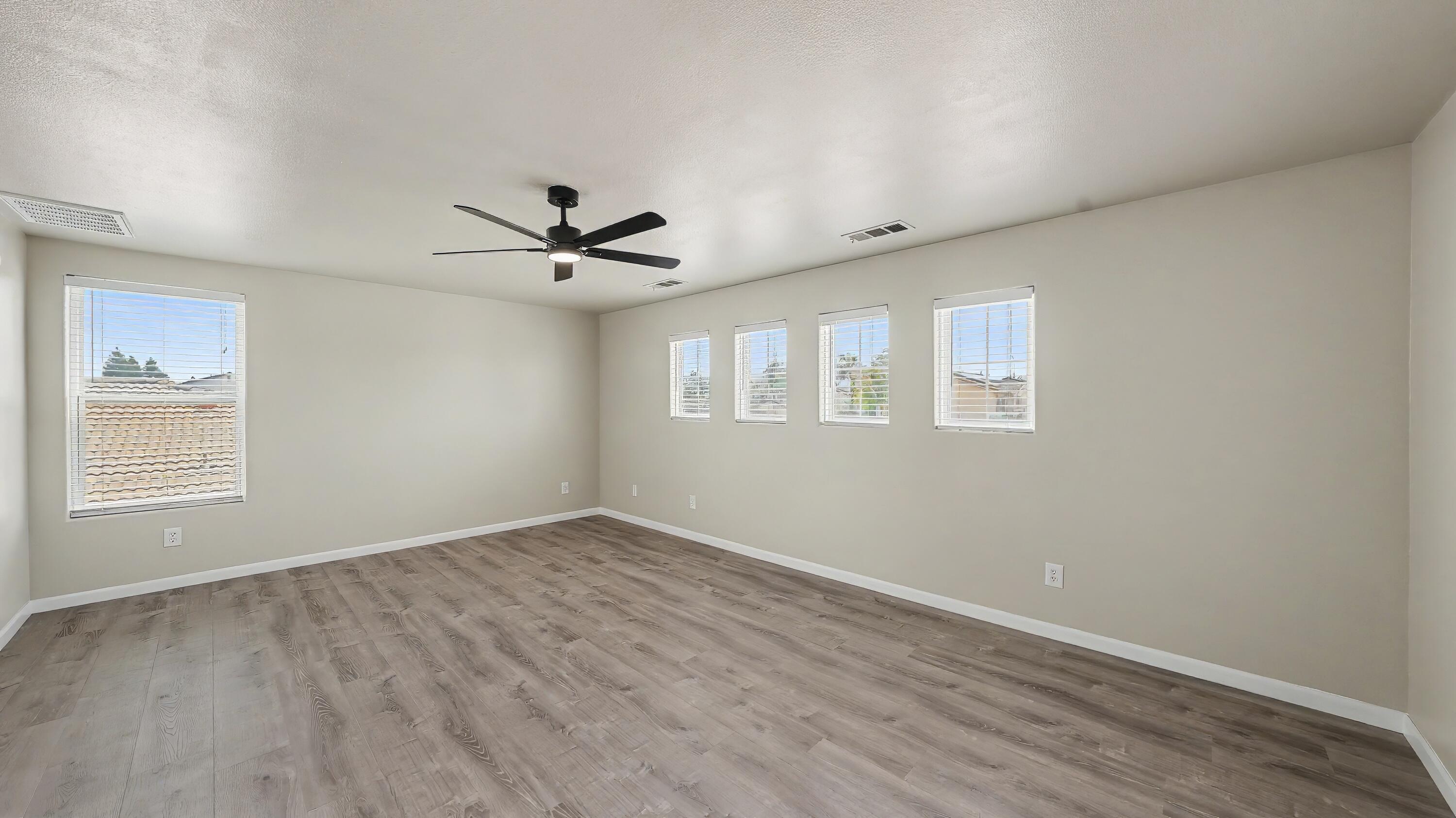 1354 N Belmont St, Porterville, CA 93257