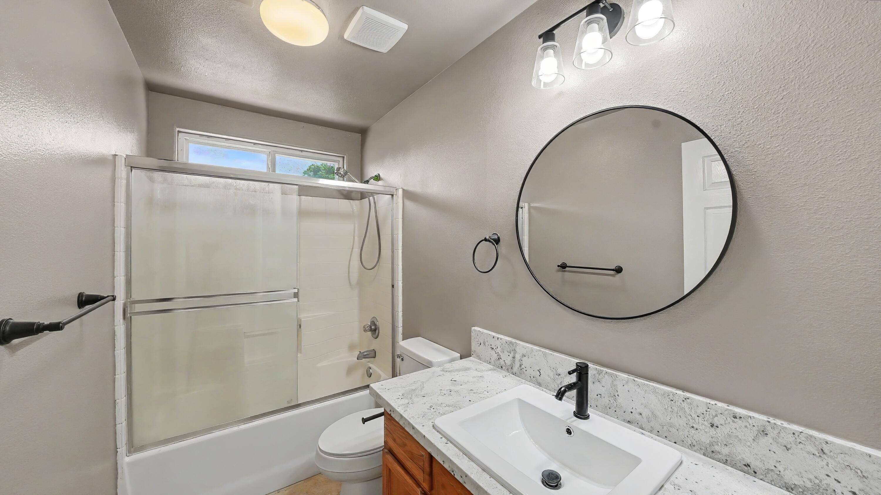 1354 N Belmont St, Porterville, CA 93257