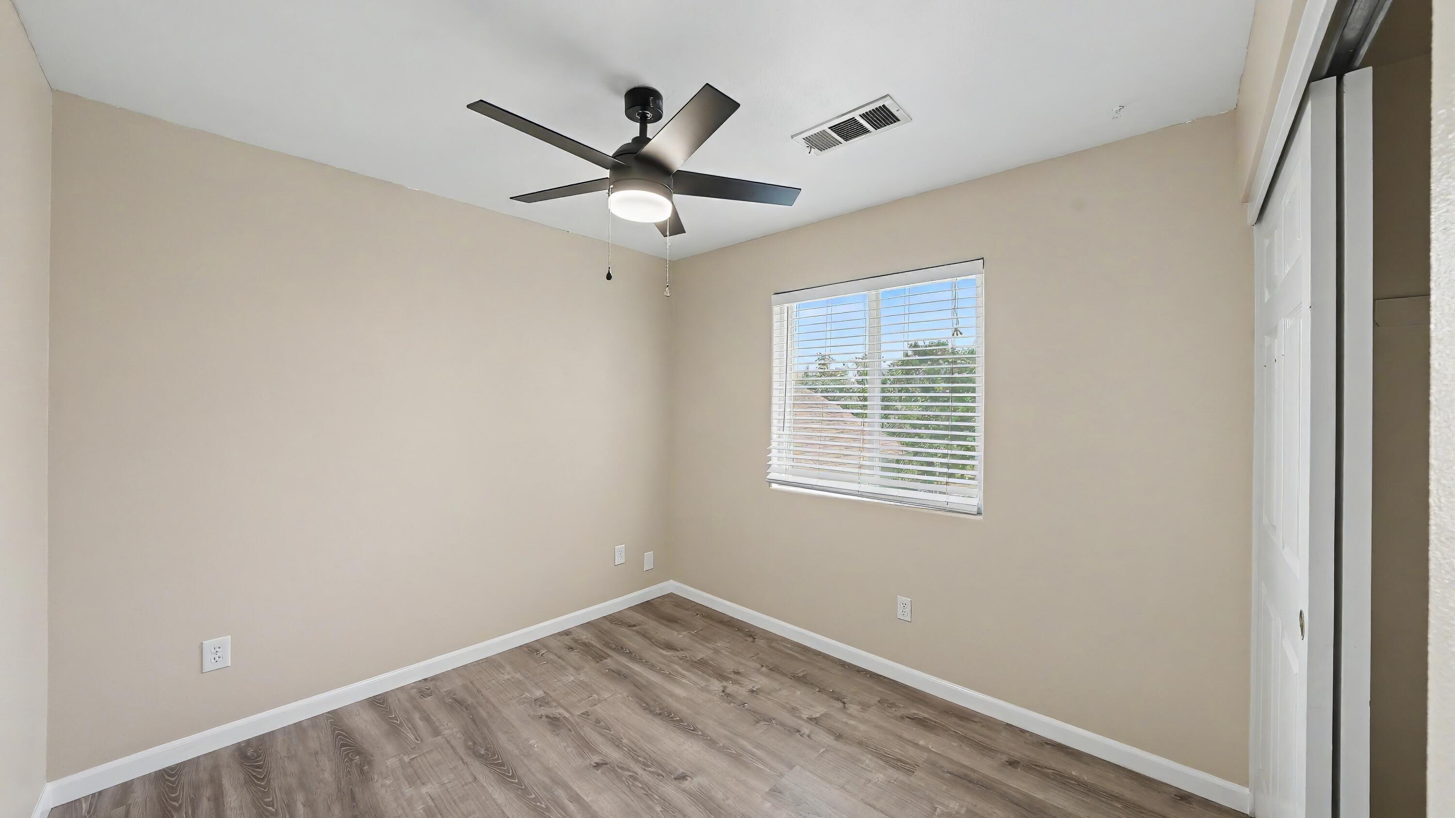 1354 N Belmont St, Porterville, CA 93257