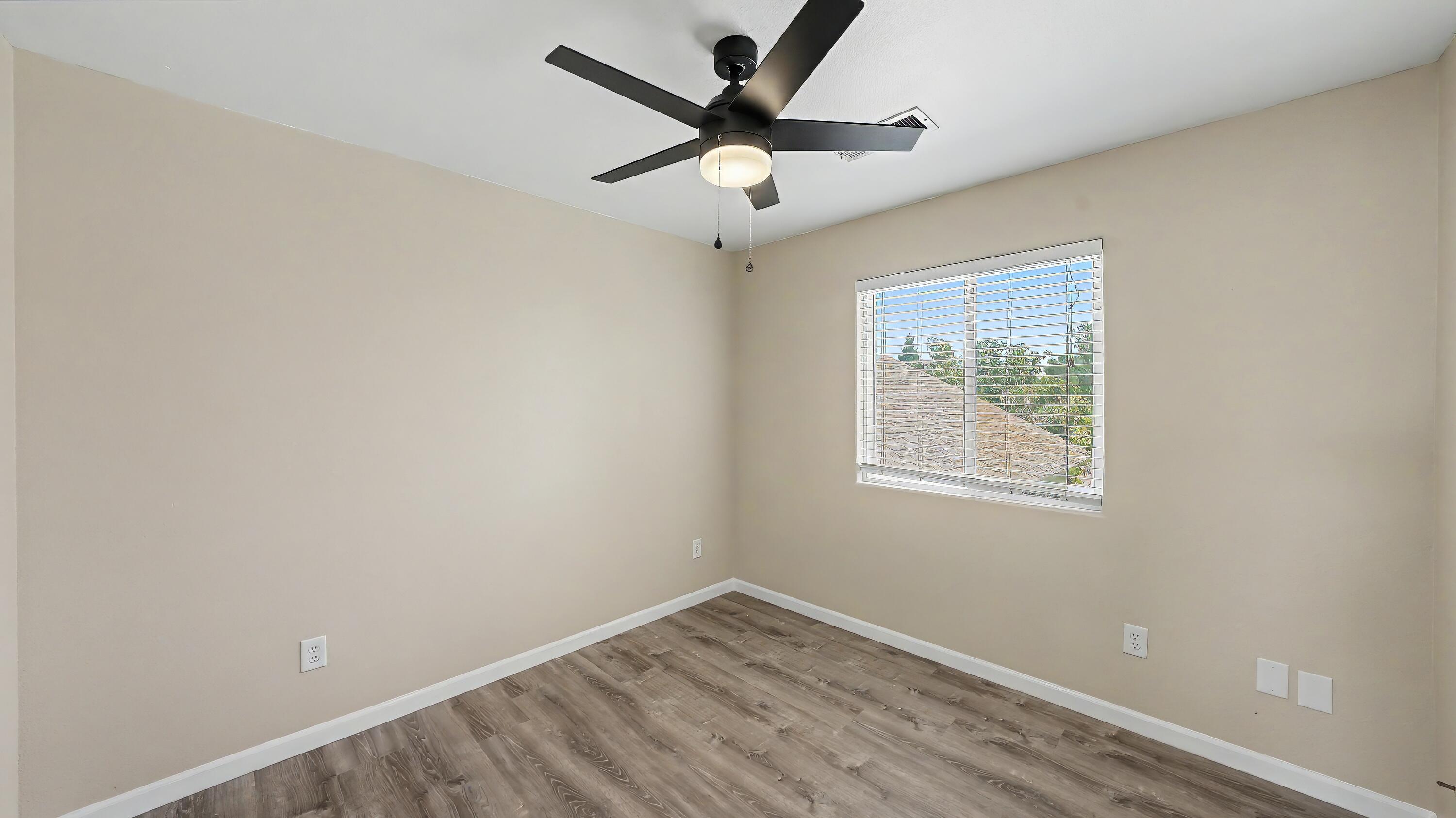 1354 N Belmont St, Porterville, CA 93257