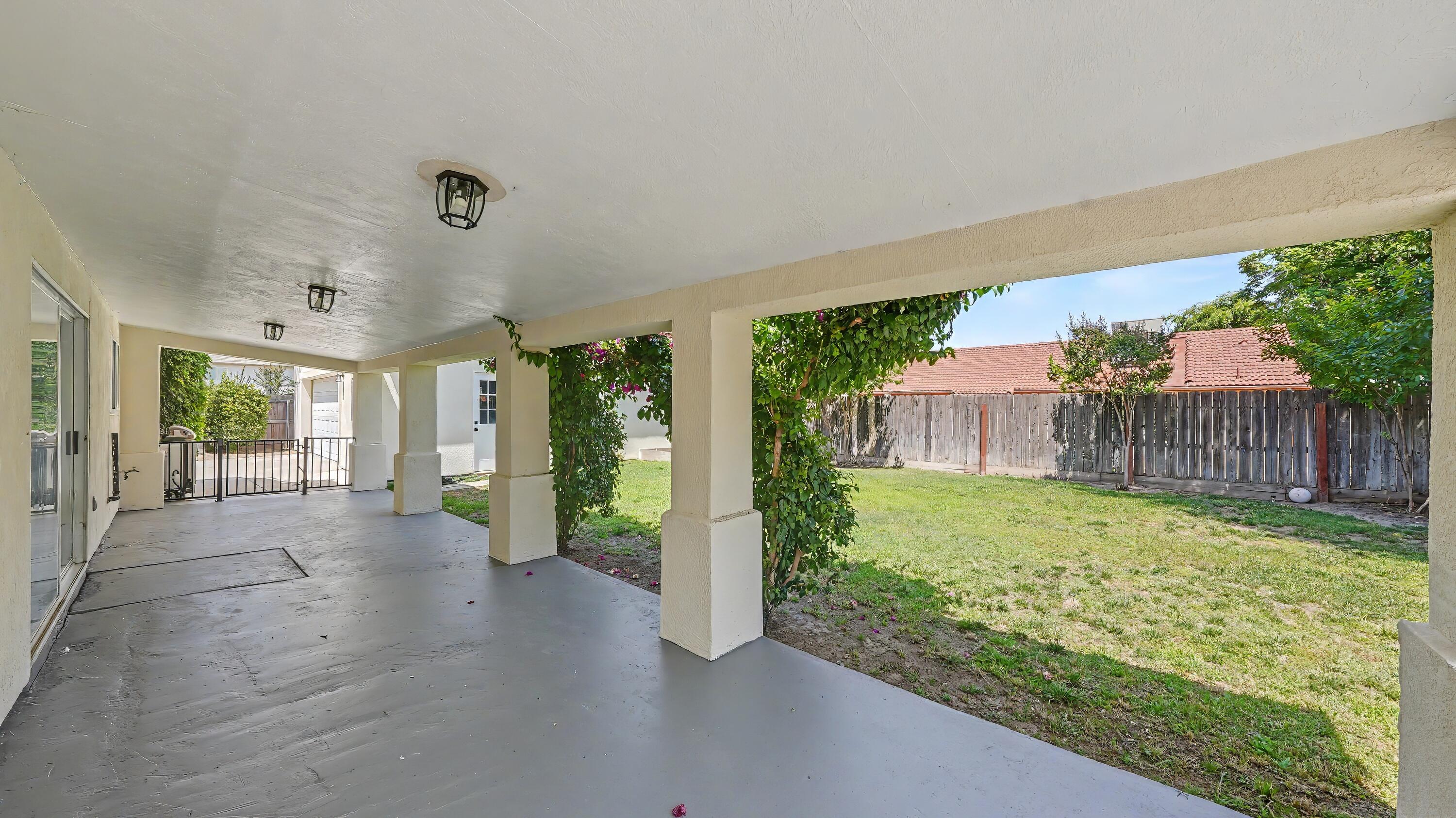1354 N Belmont St, Porterville, CA 93257