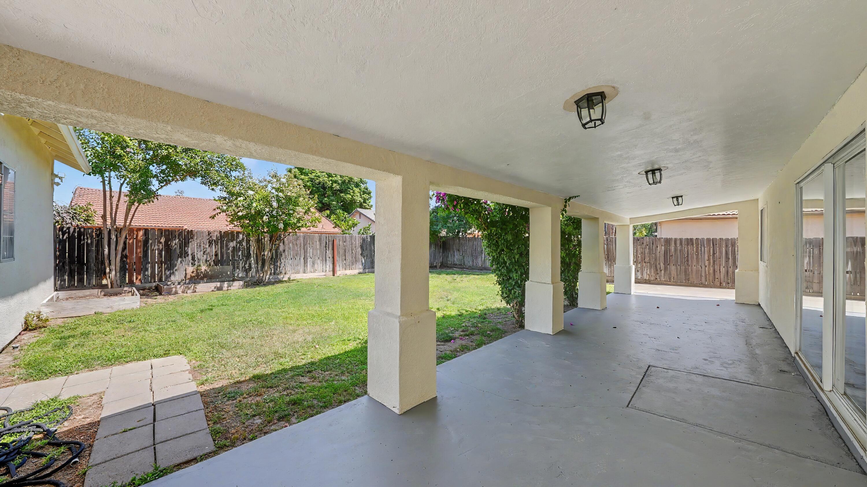 1354 N Belmont St, Porterville, CA 93257