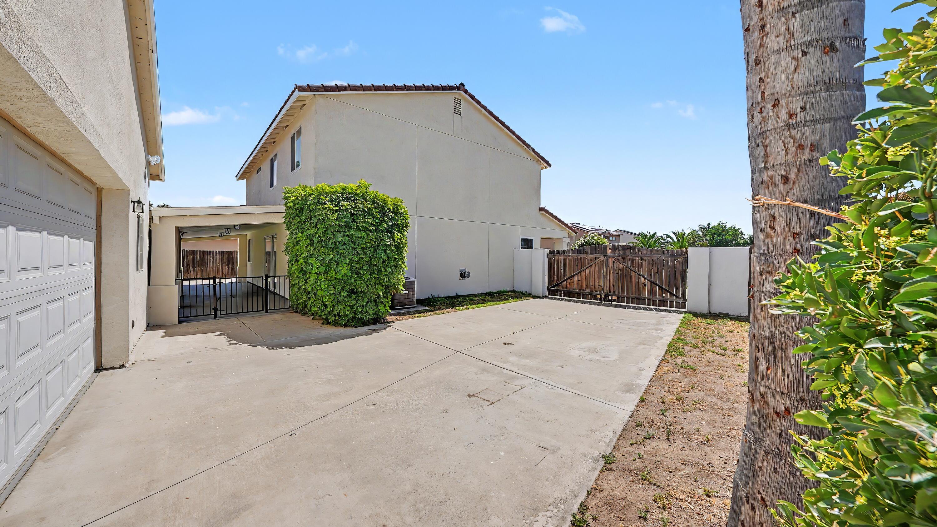1354 N Belmont St, Porterville, CA 93257
