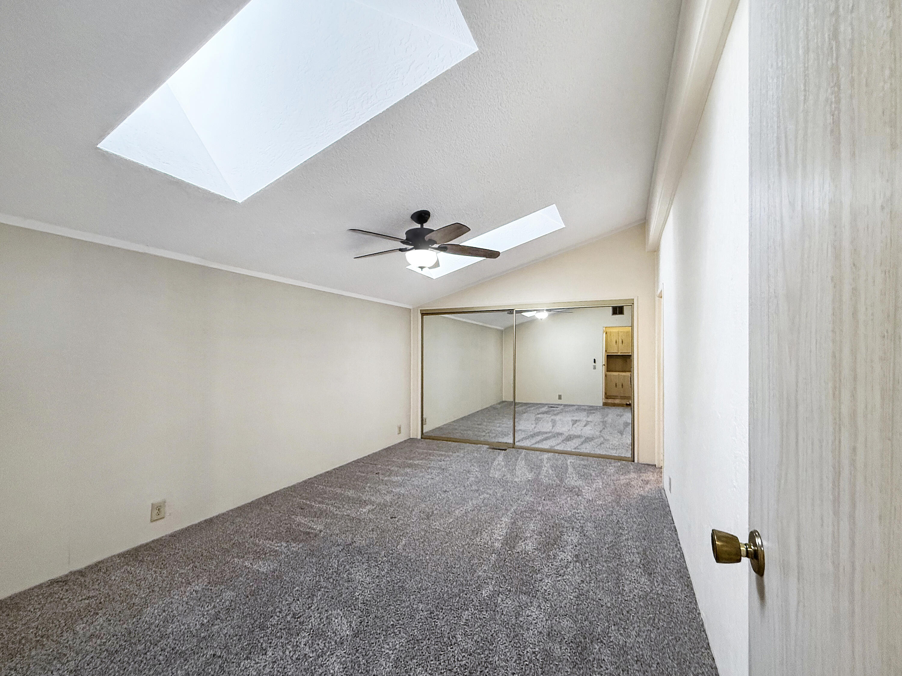 2706 W Ashlan Ave #286, Fresno, CA 93705