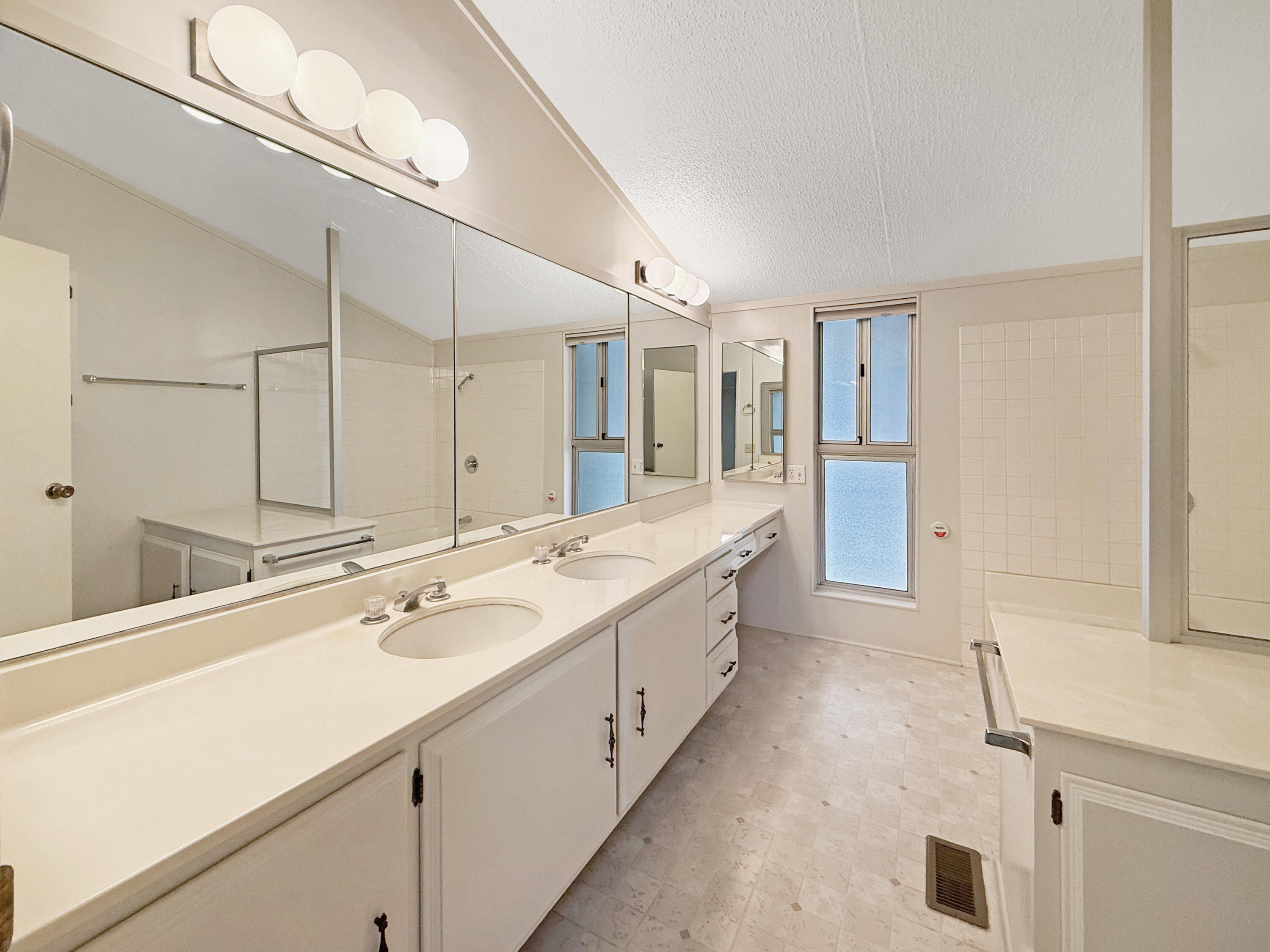 2706 W Ashlan Ave #286, Fresno, CA 93705