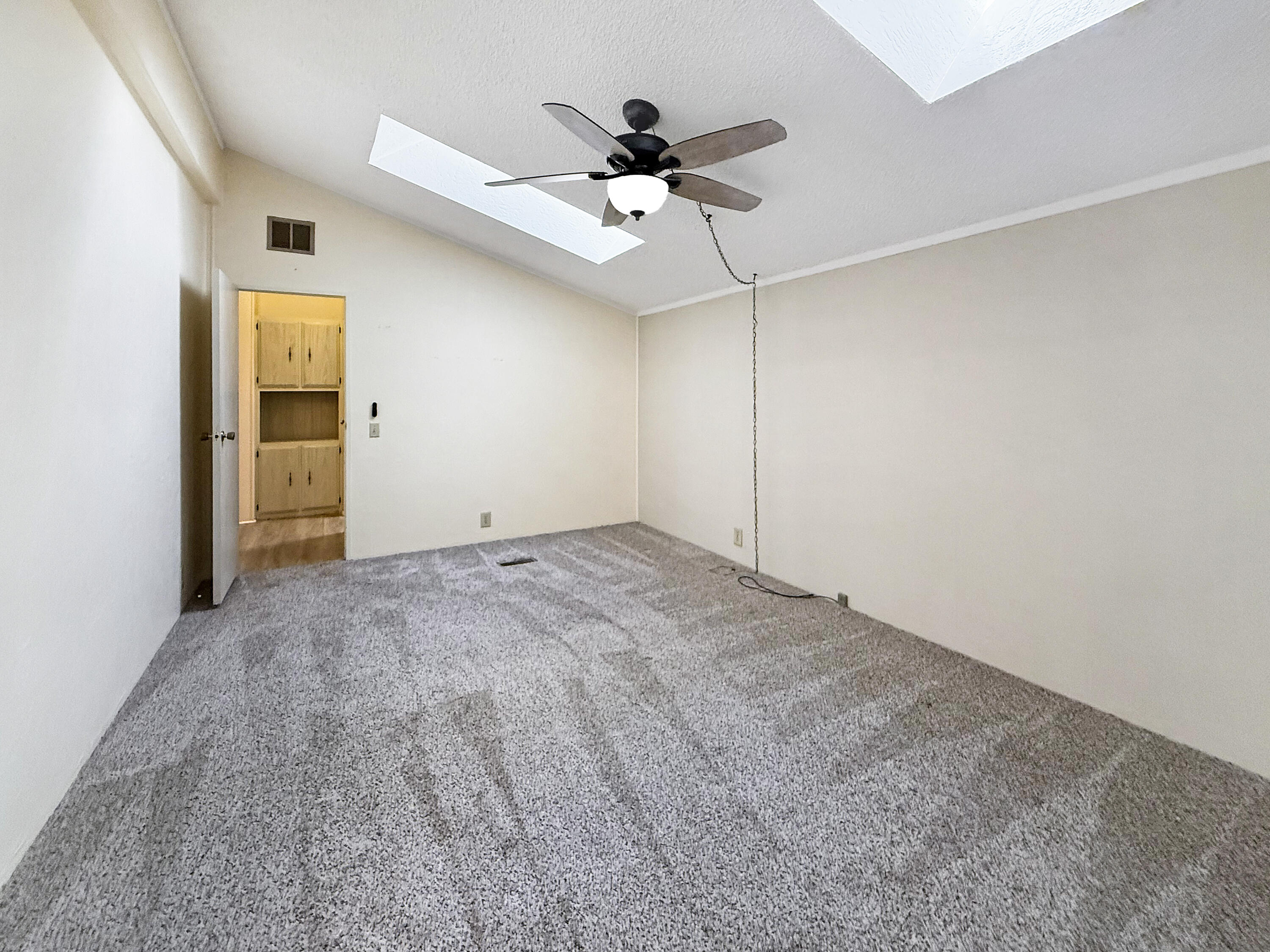 2706 W Ashlan Ave #286, Fresno, CA 93705