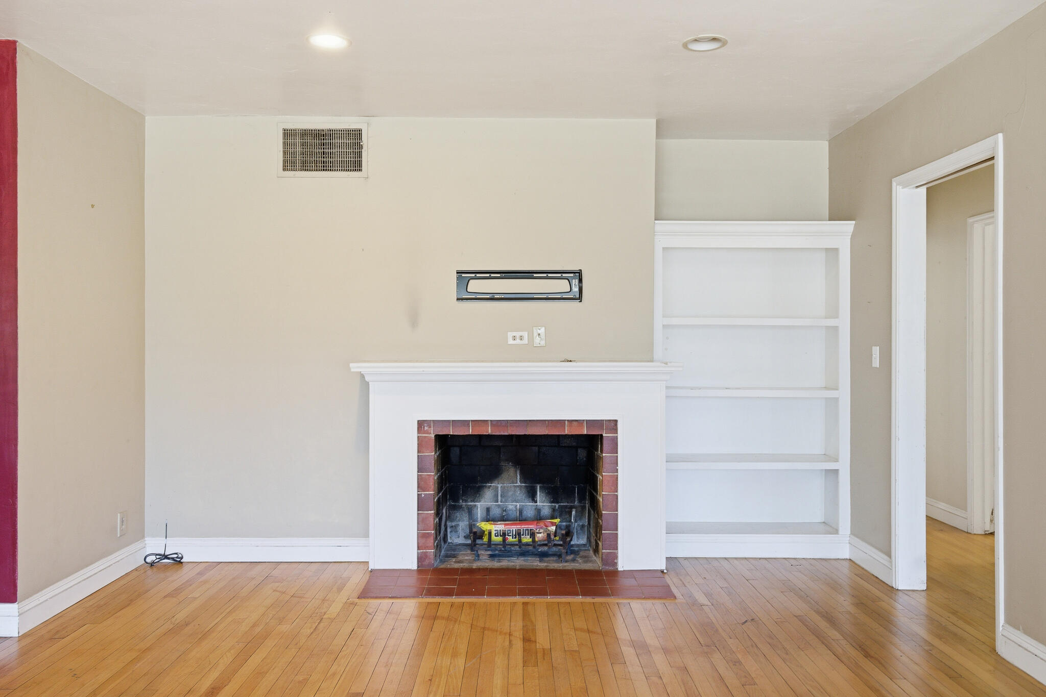 711 S Sowell St, Visalia, CA 93277