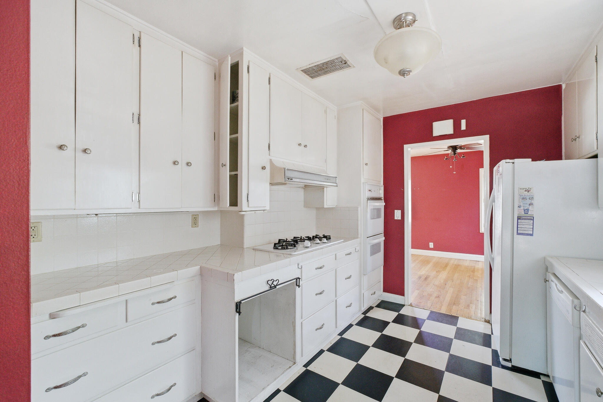 711 S Sowell St, Visalia, CA 93277