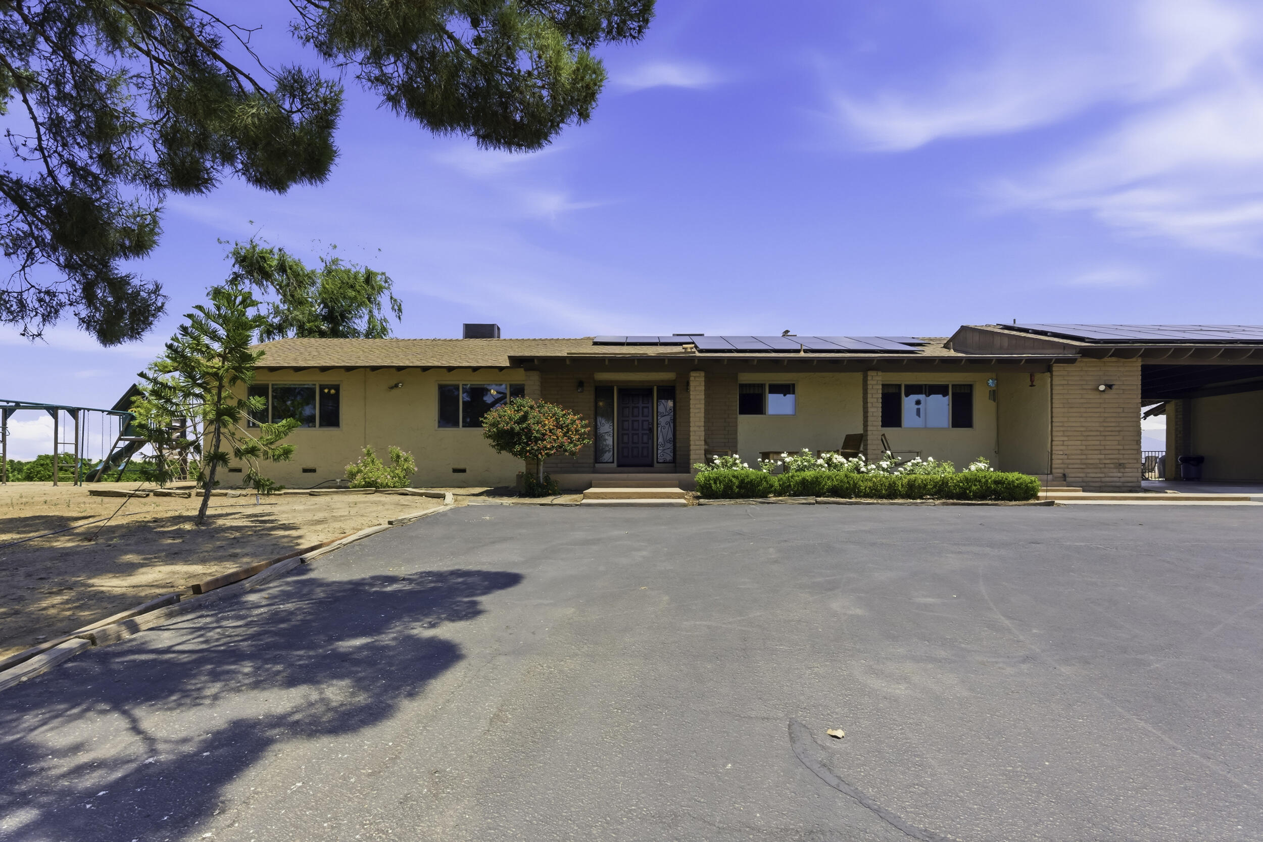 4015 Road 256, Ducor, CA 93218