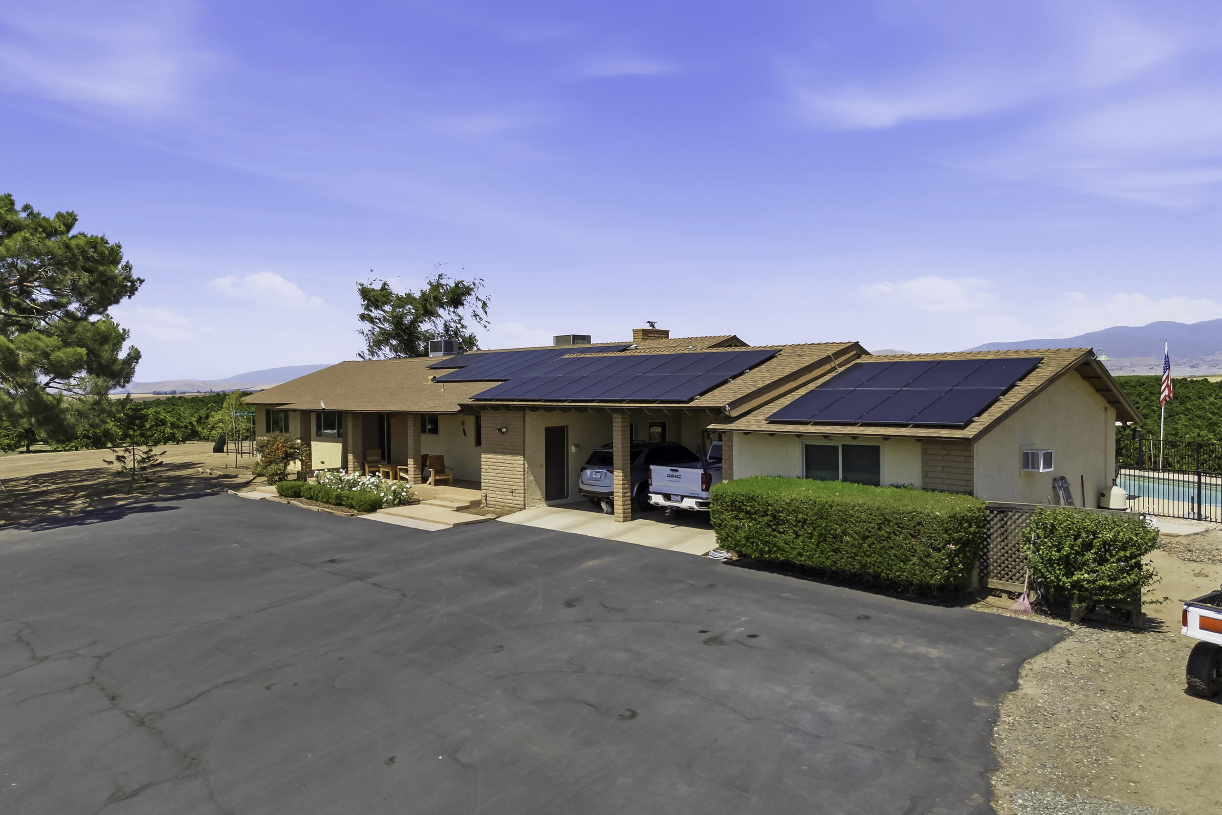 4015 Road 256, Ducor, CA 93218