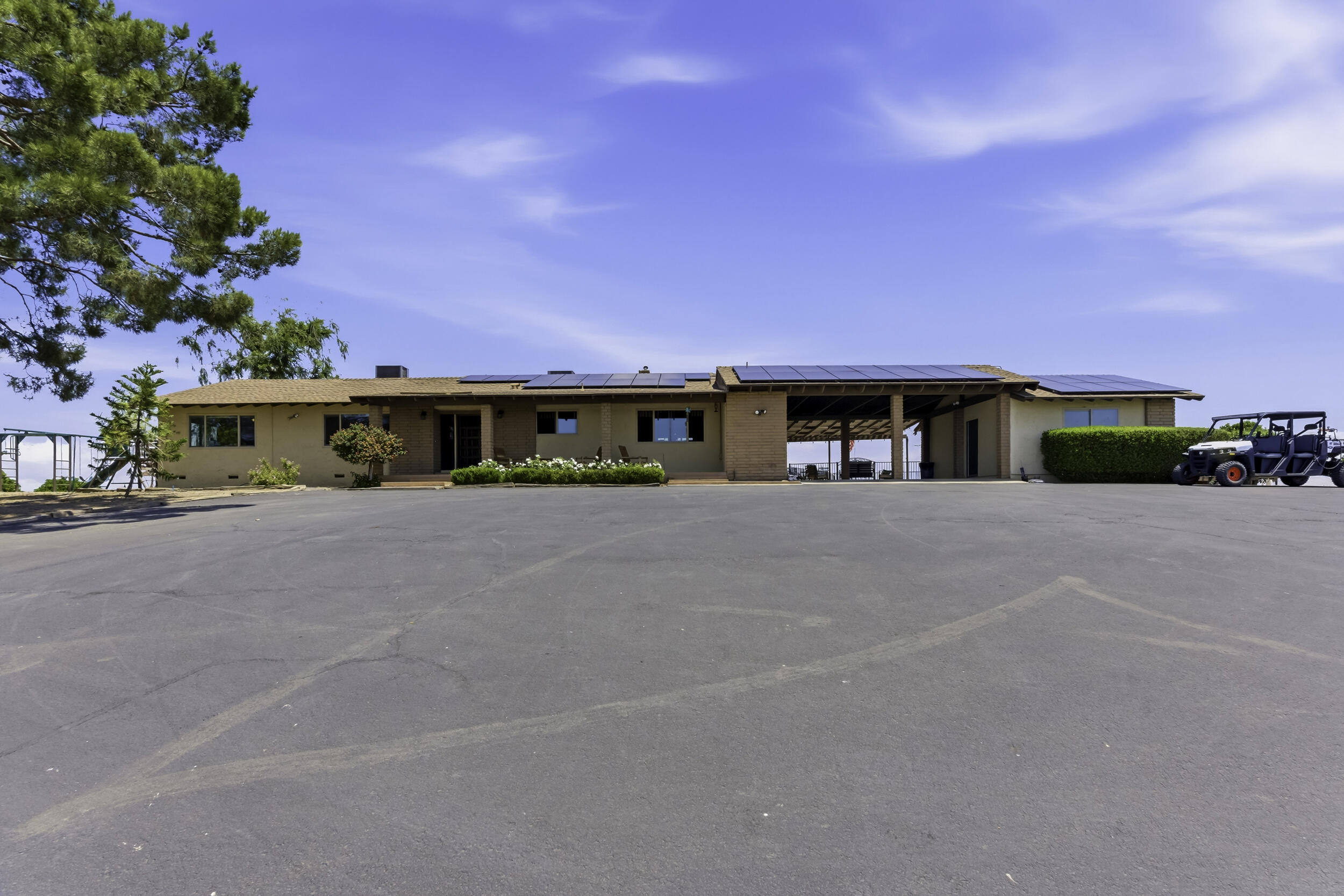 4015 Road 256, Ducor, CA 93218