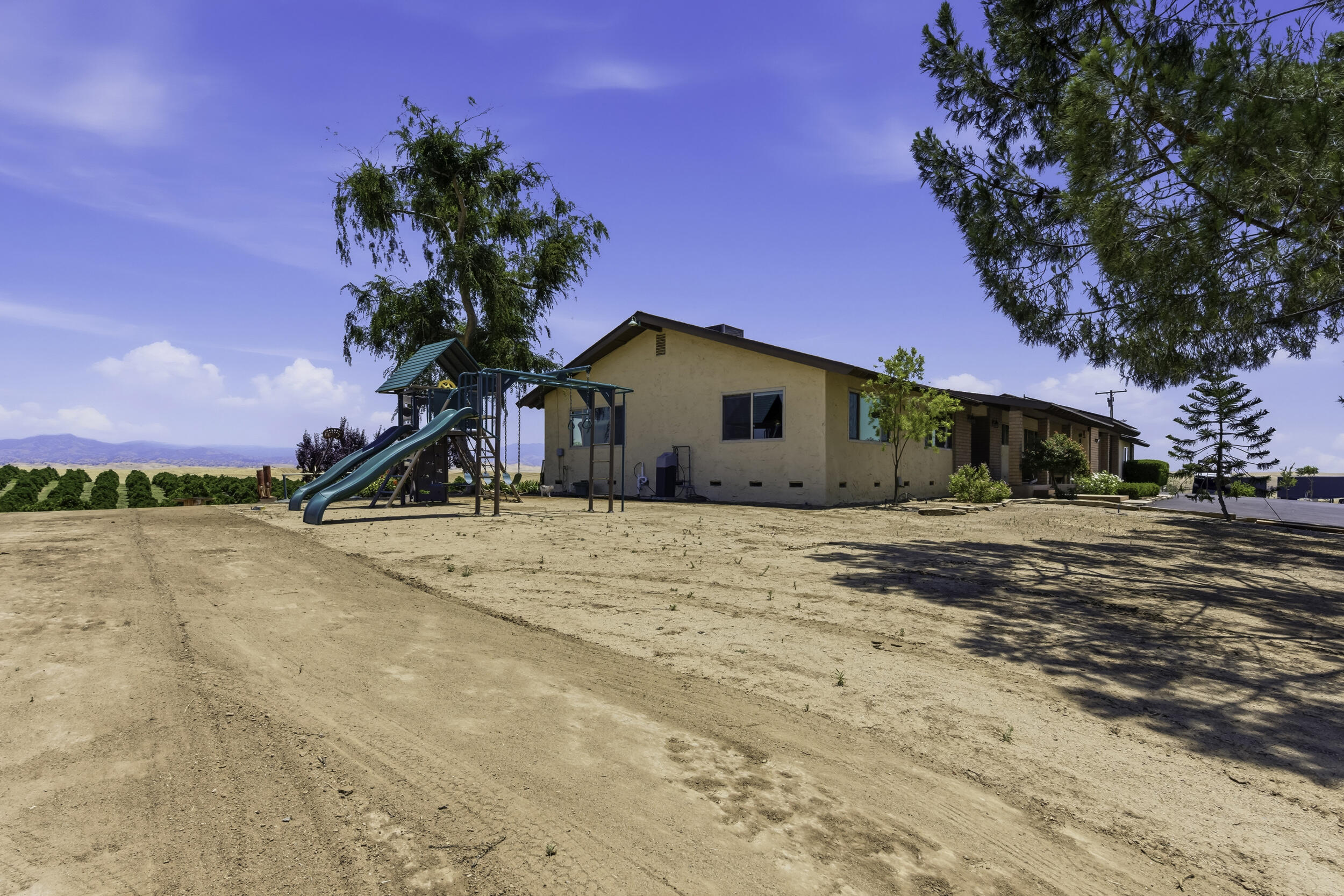 4015 Road 256, Ducor, CA 93218