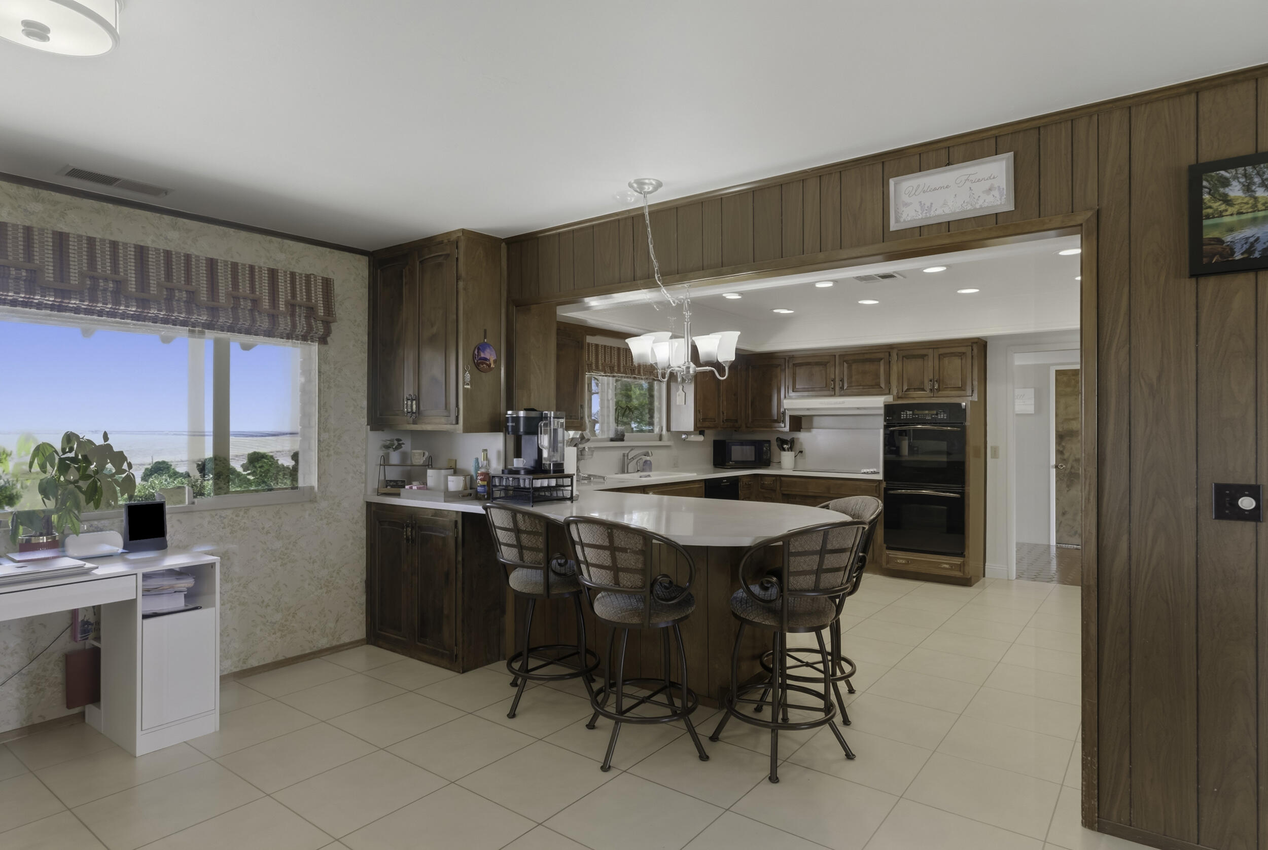 4015 Road 256, Ducor, CA 93218