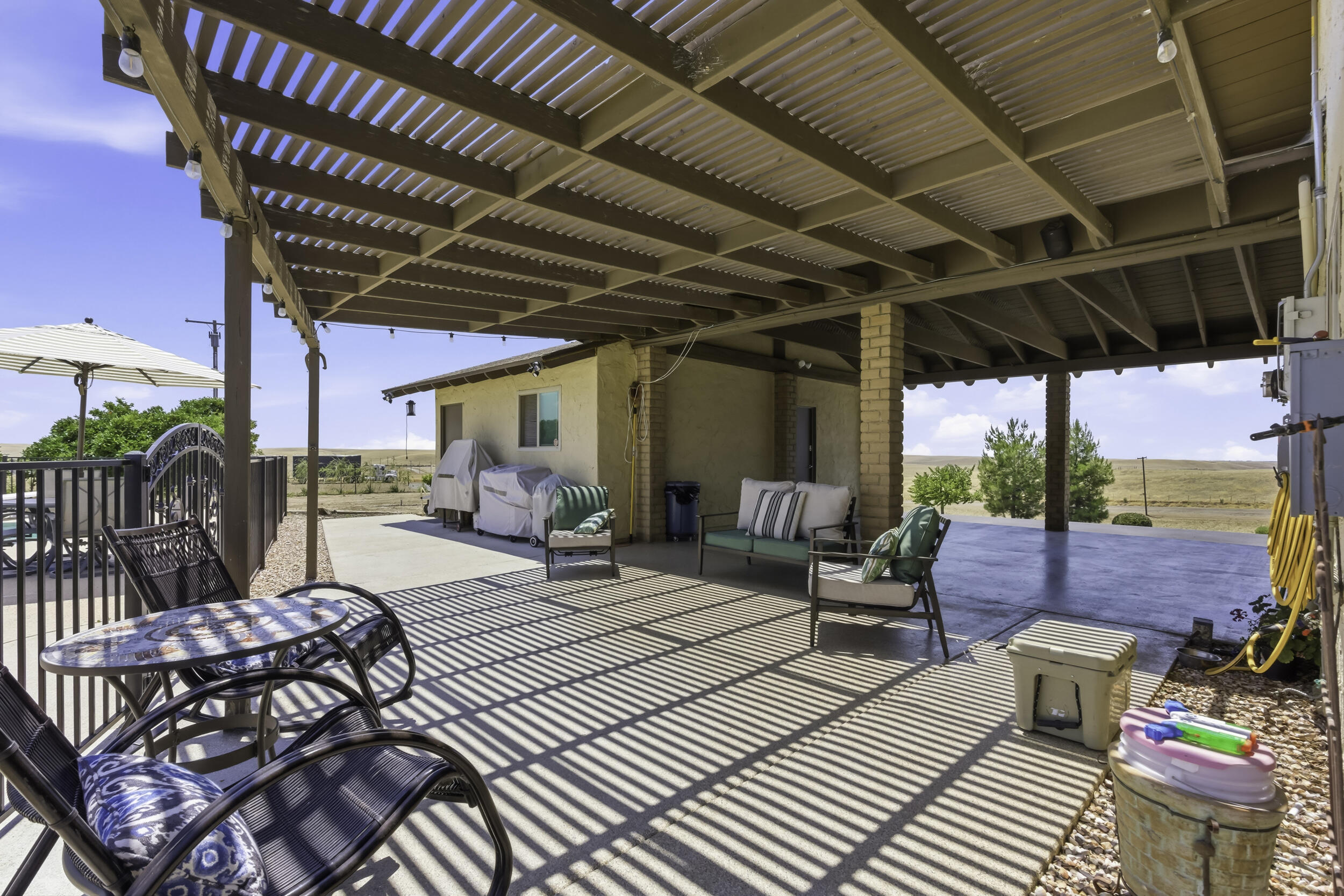 4015 Road 256, Ducor, CA 93218