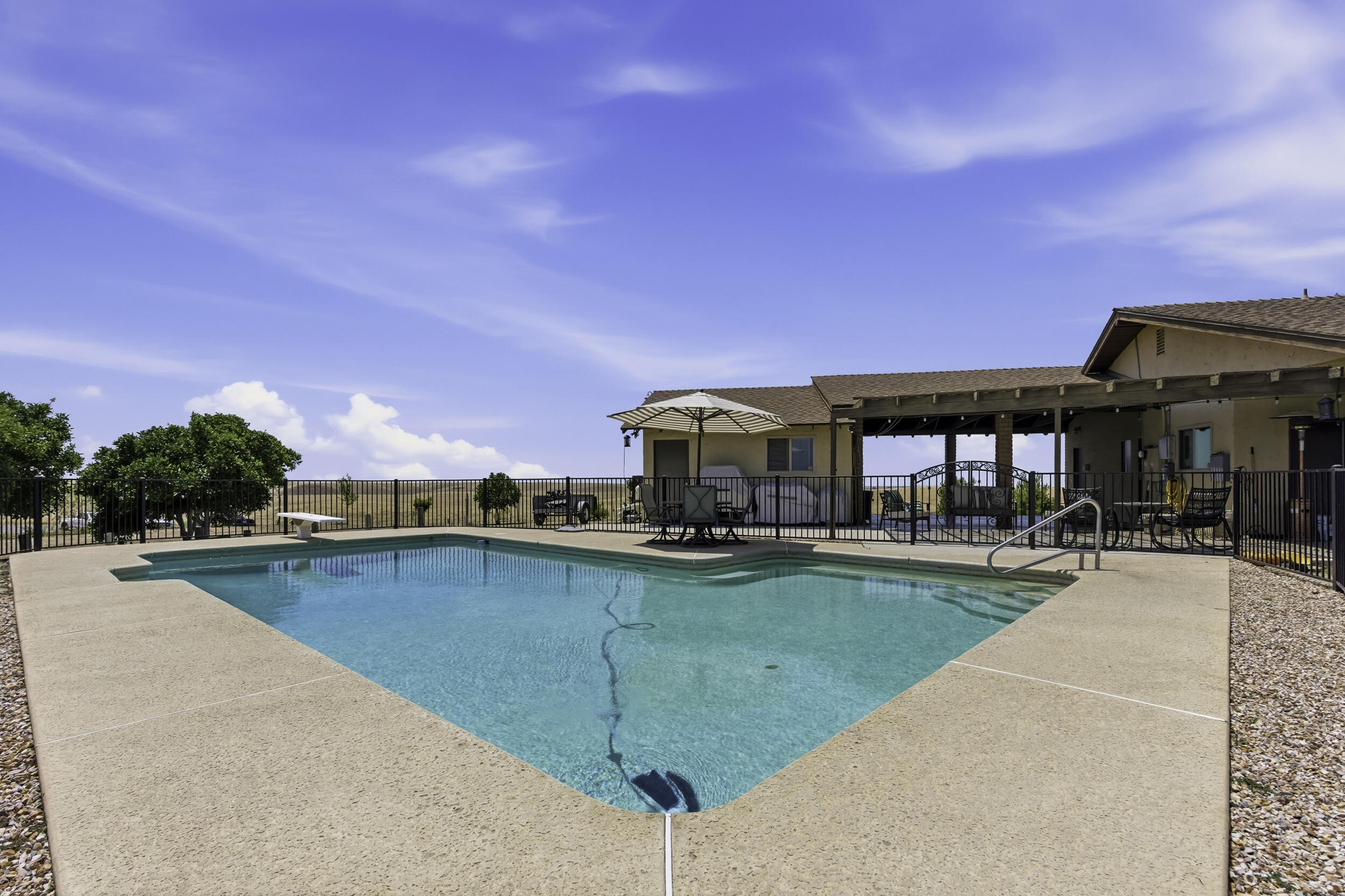 4015 Road 256, Ducor, CA 93218