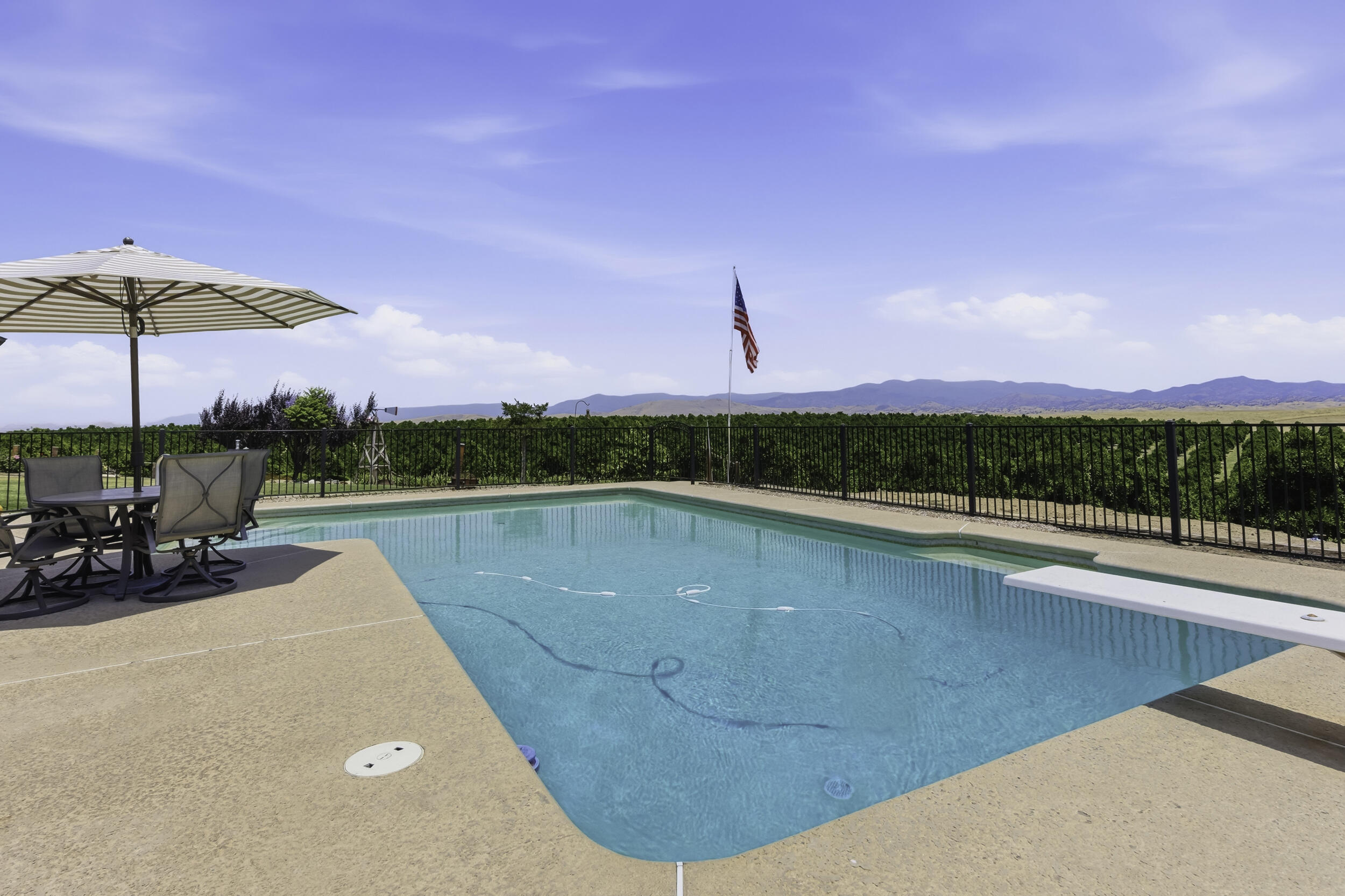 4015 Road 256, Ducor, CA 93218