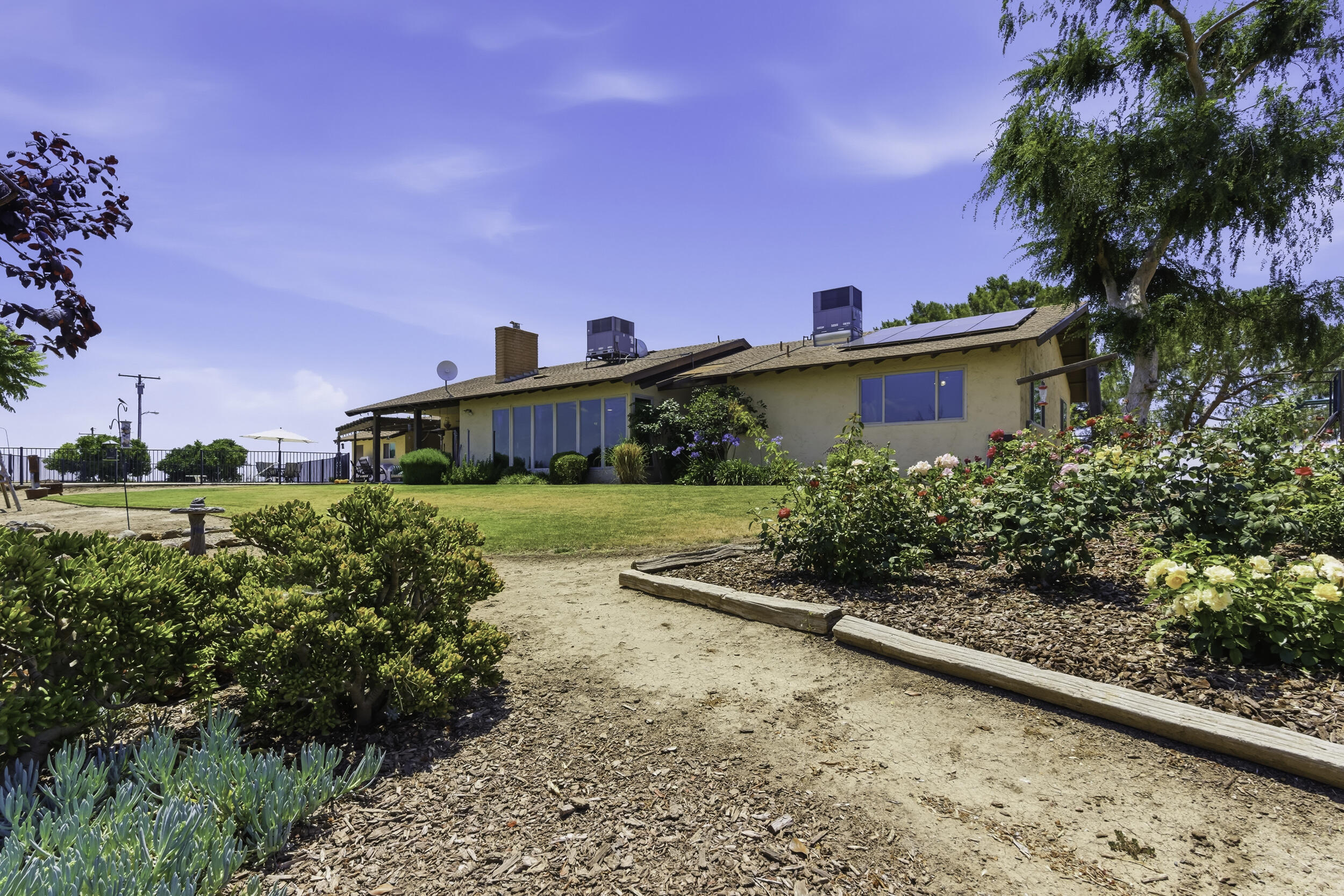 4015 Road 256, Ducor, CA 93218