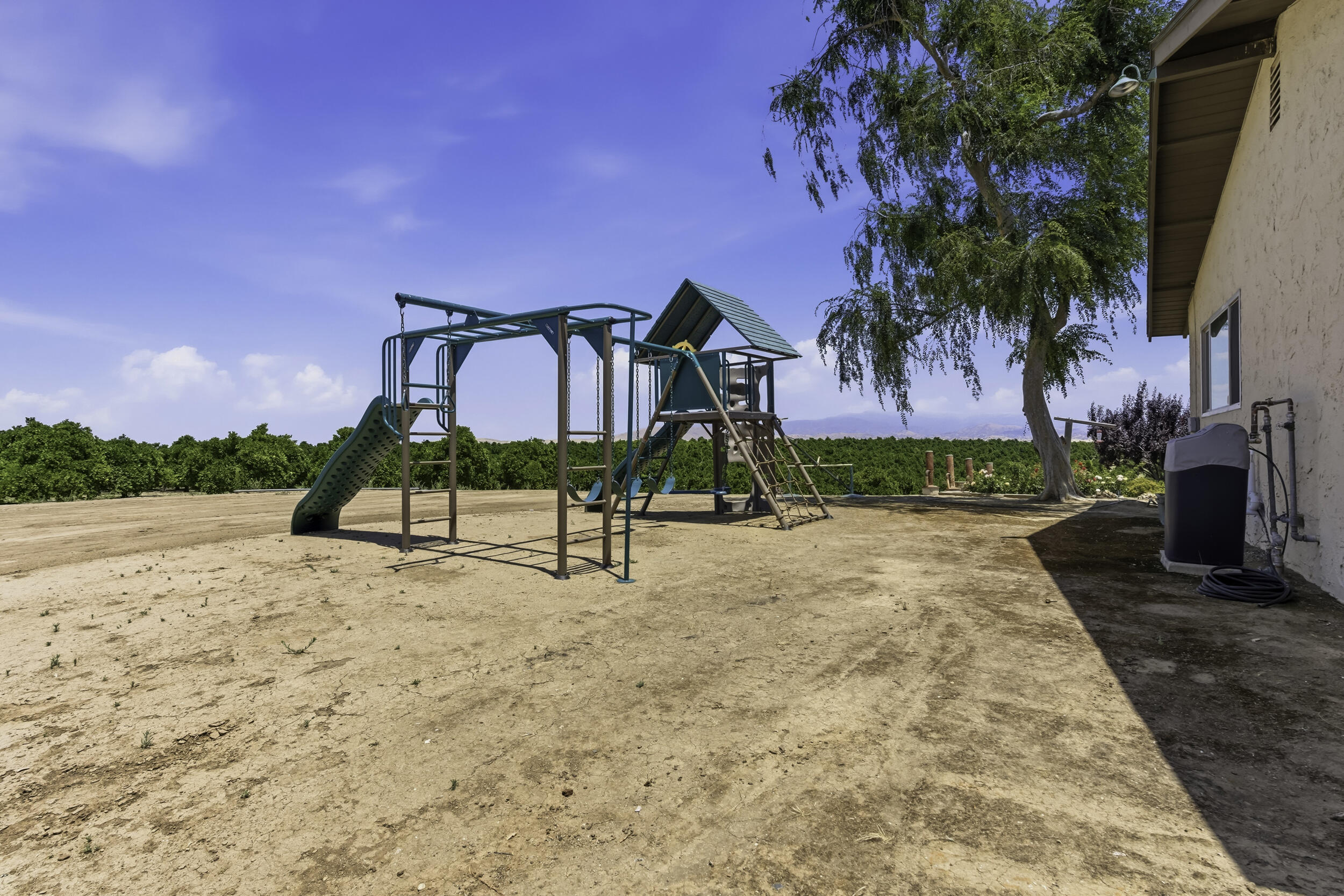 4015 Road 256, Ducor, CA 93218