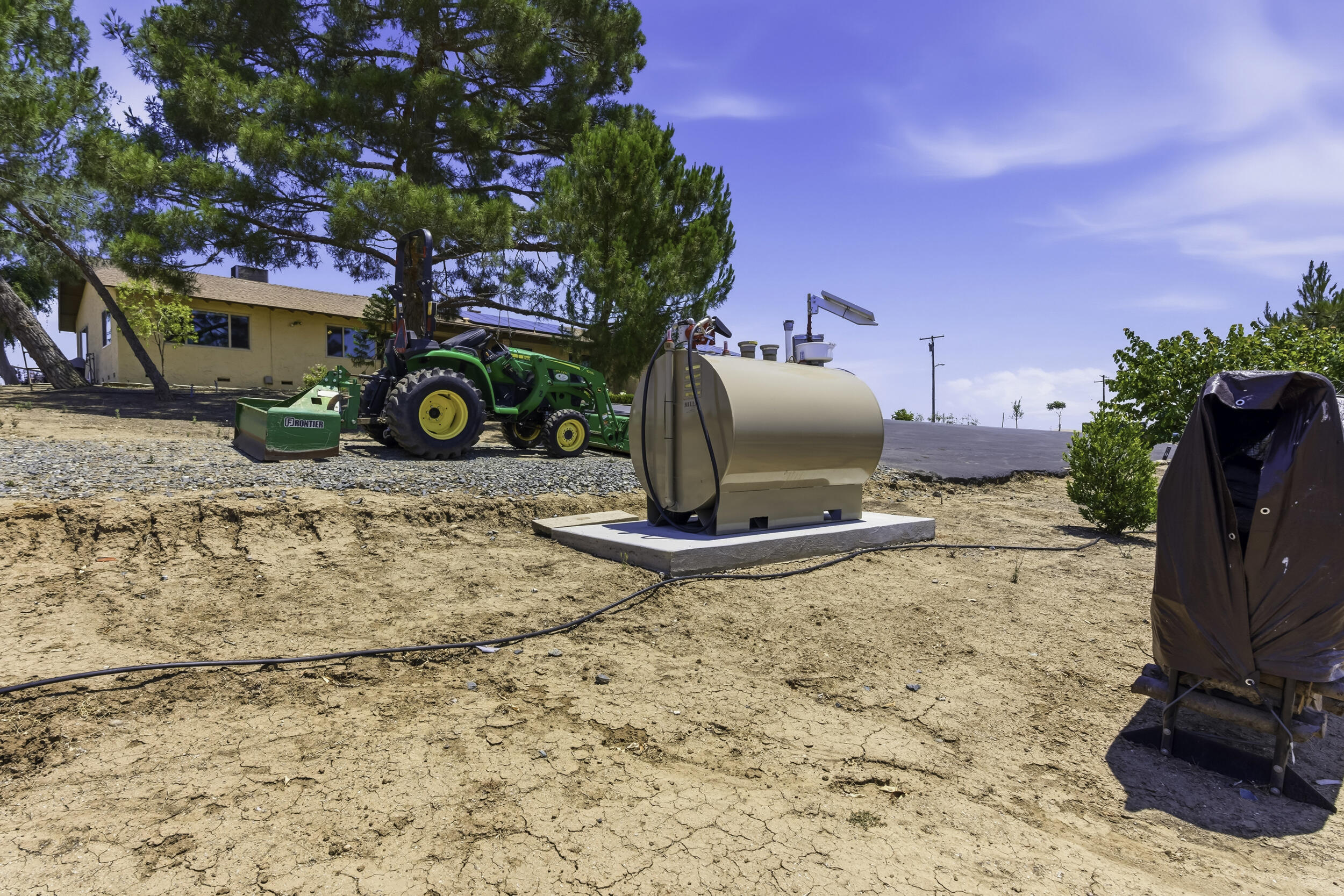 4015 Road 256, Ducor, CA 93218