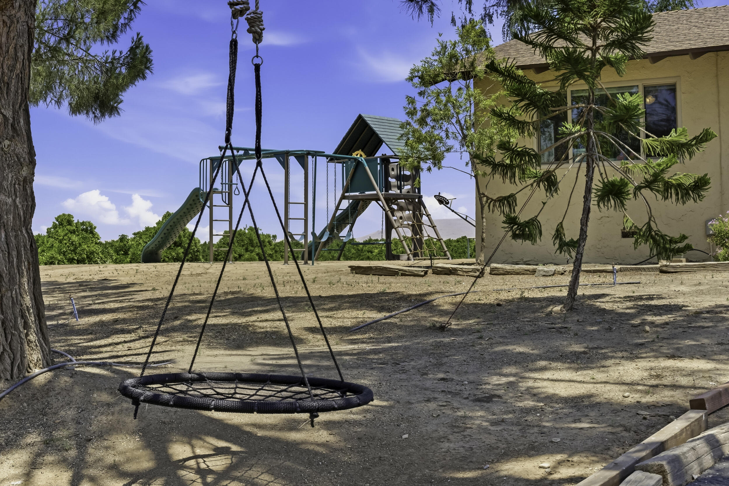 4015 Road 256, Ducor, CA 93218