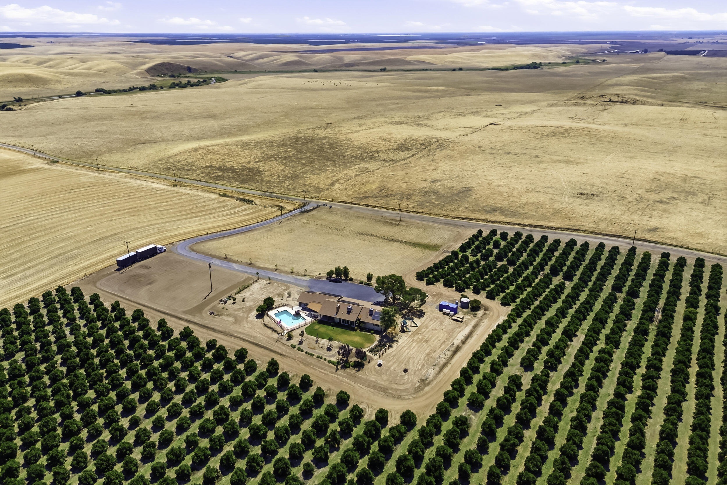 4015 Road 256, Ducor, CA 93218