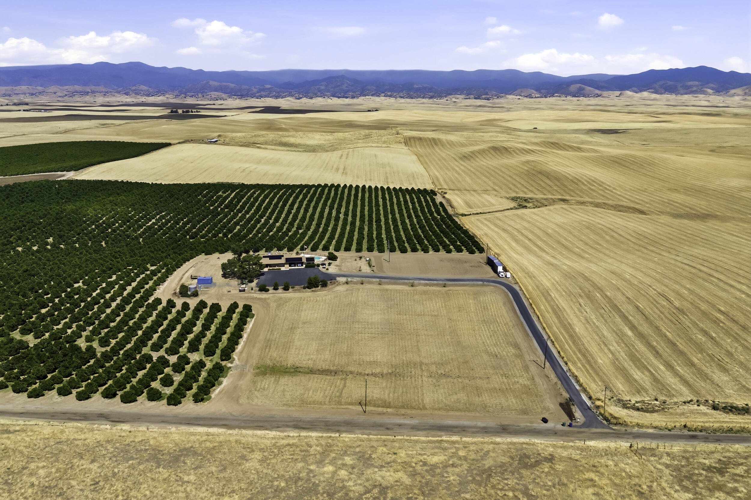 4015 Road 256, Ducor, CA 93218