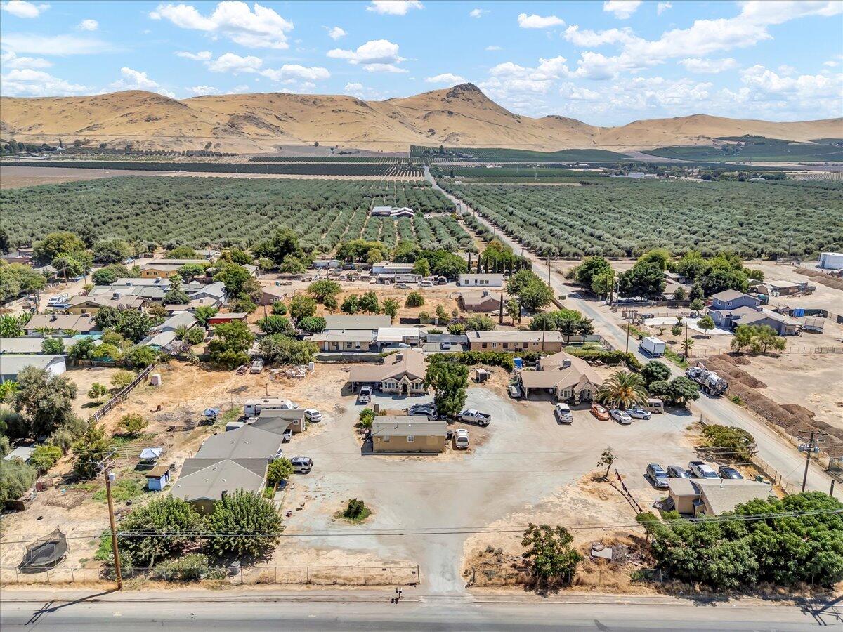 25250 Rd 216, Lindsay, CA 93247