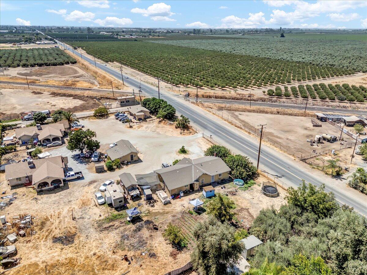 25250 Rd 216, Lindsay, CA 93247