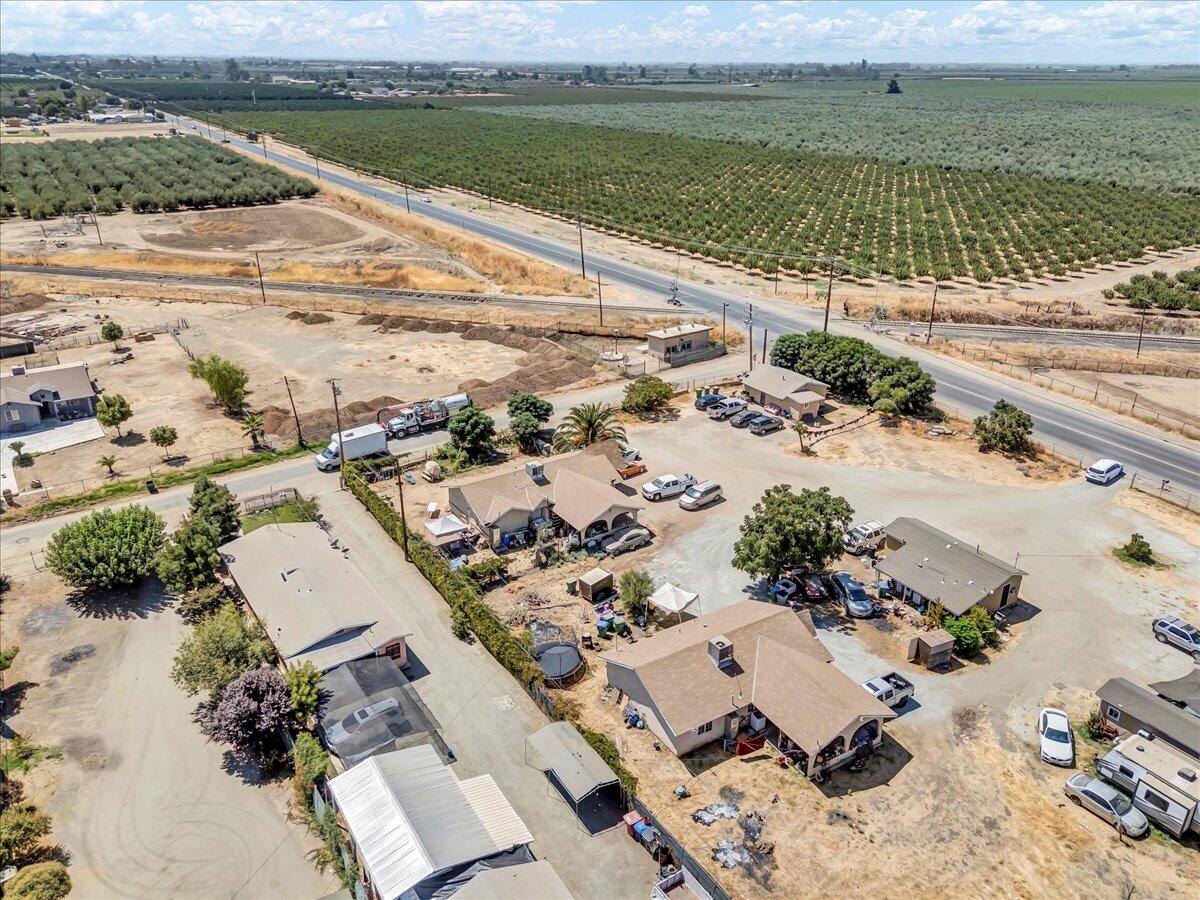 25250 Rd 216, Lindsay, CA 93247
