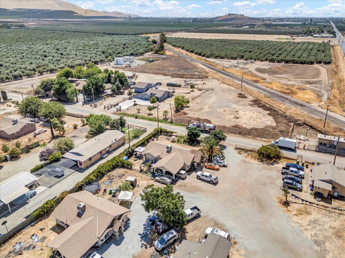 25250 Rd 216, Lindsay, CA 93247