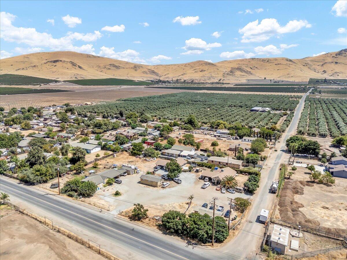 25250 Rd 216, Lindsay, CA 93247