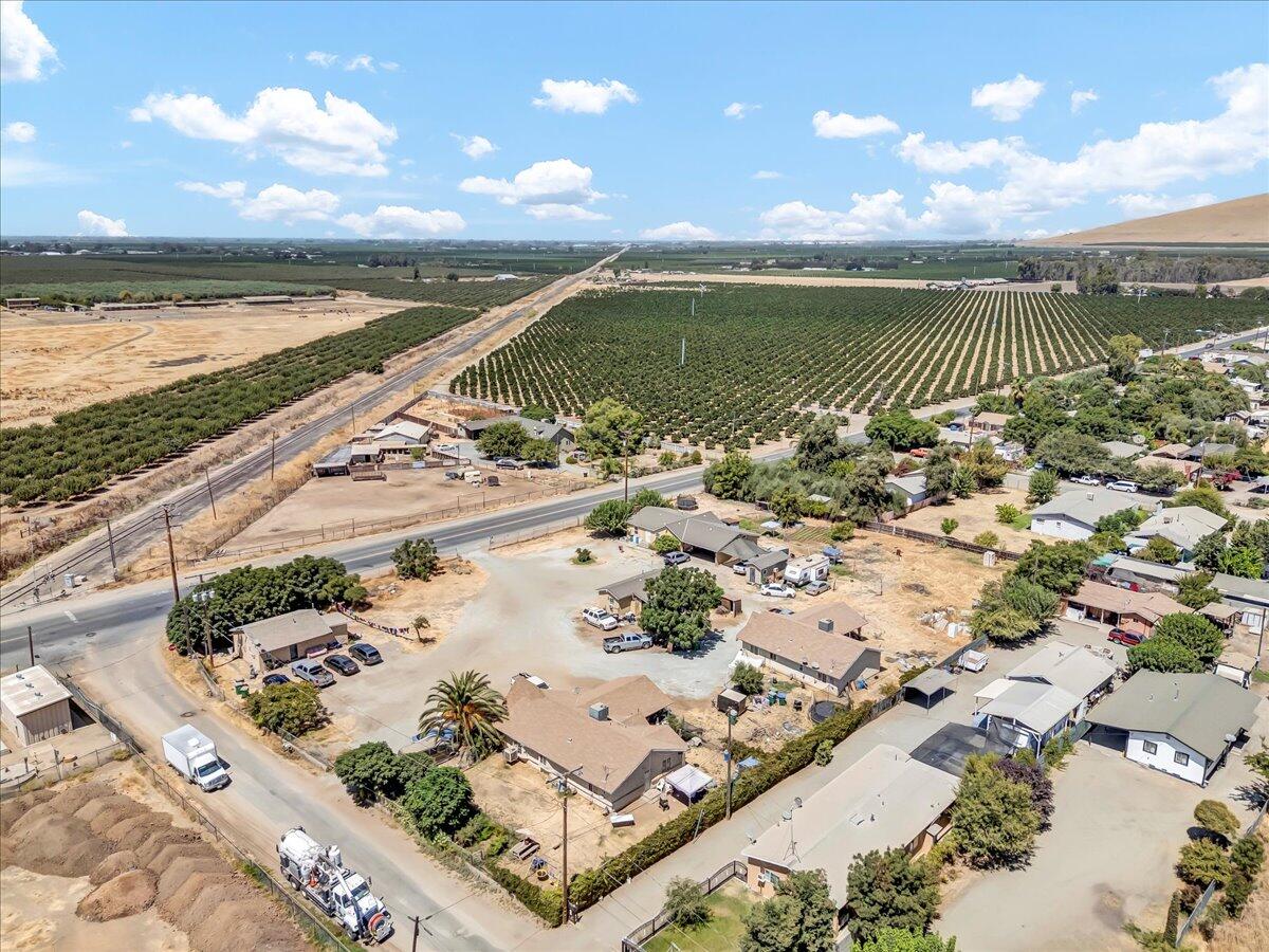 25250 Rd 216, Lindsay, CA 93247