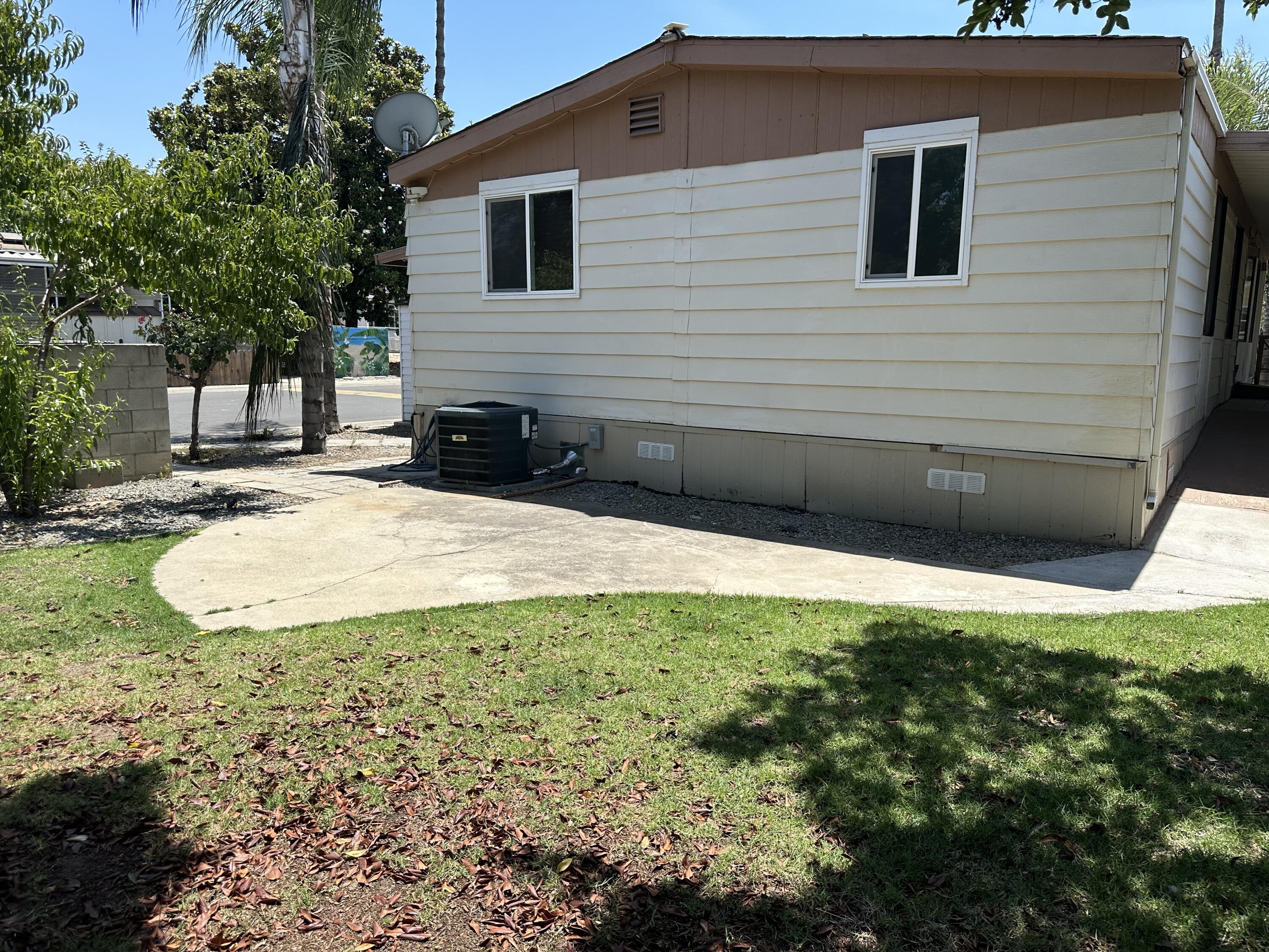 2400 W Midvalley Ave #R8, Visalia, CA 93277