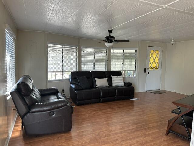 2400 W Midvalley Ave #R8, Visalia, CA 93277