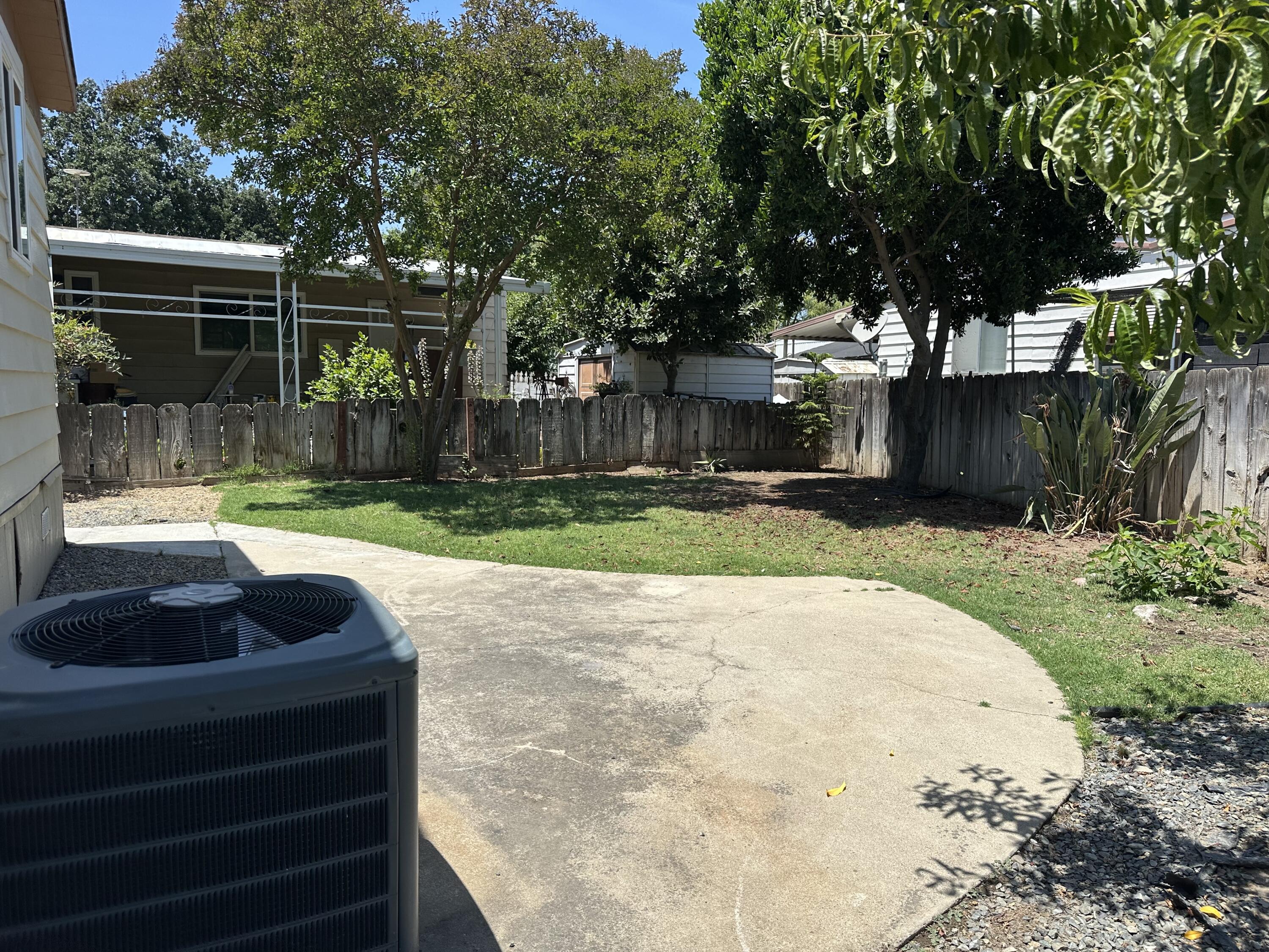 2400 W Midvalley Ave #R8, Visalia, CA 93277