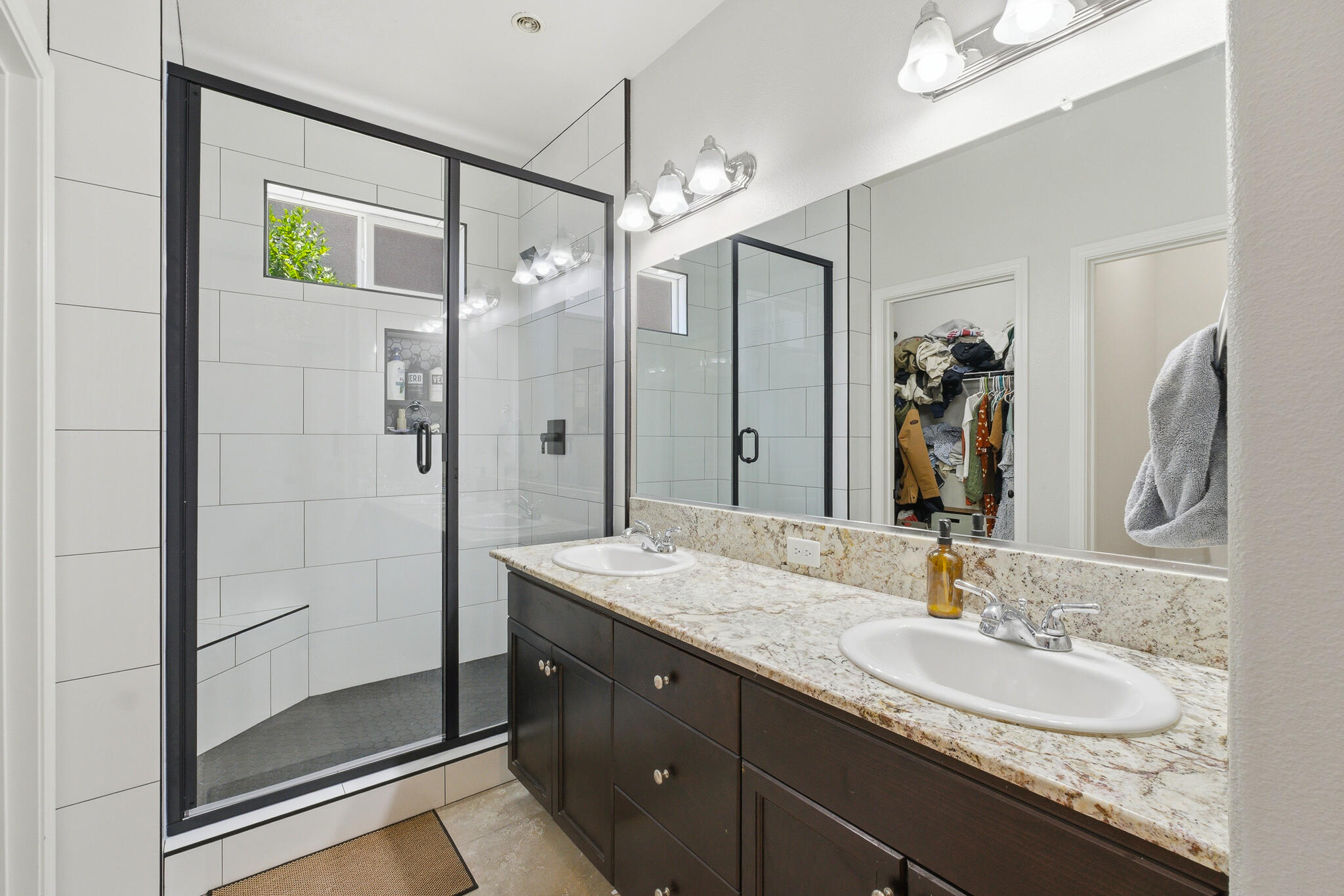 6323 W Harold Ave, Visalia, CA 93291