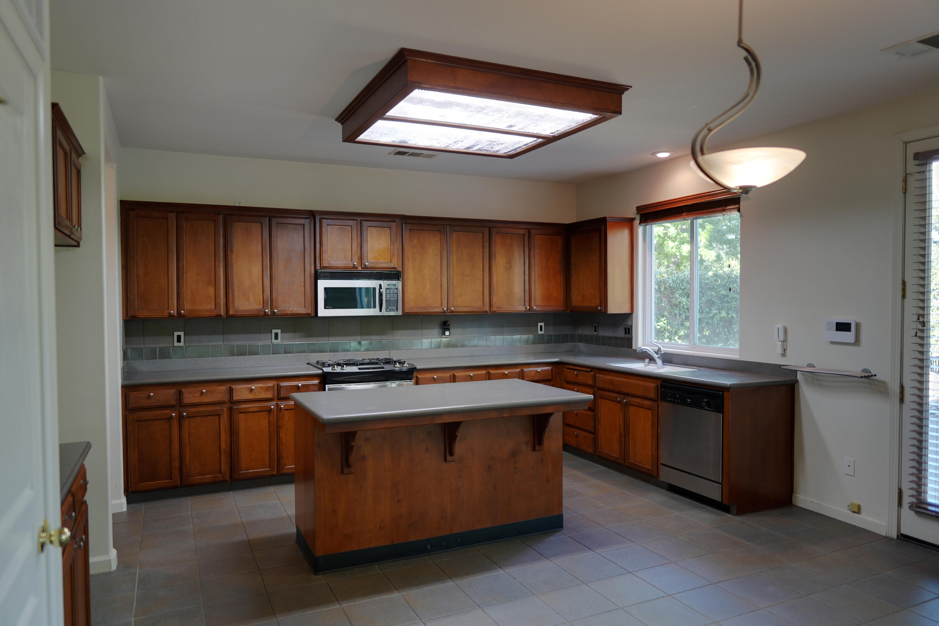 1752 Maduro Ct, Tulare, CA 93274