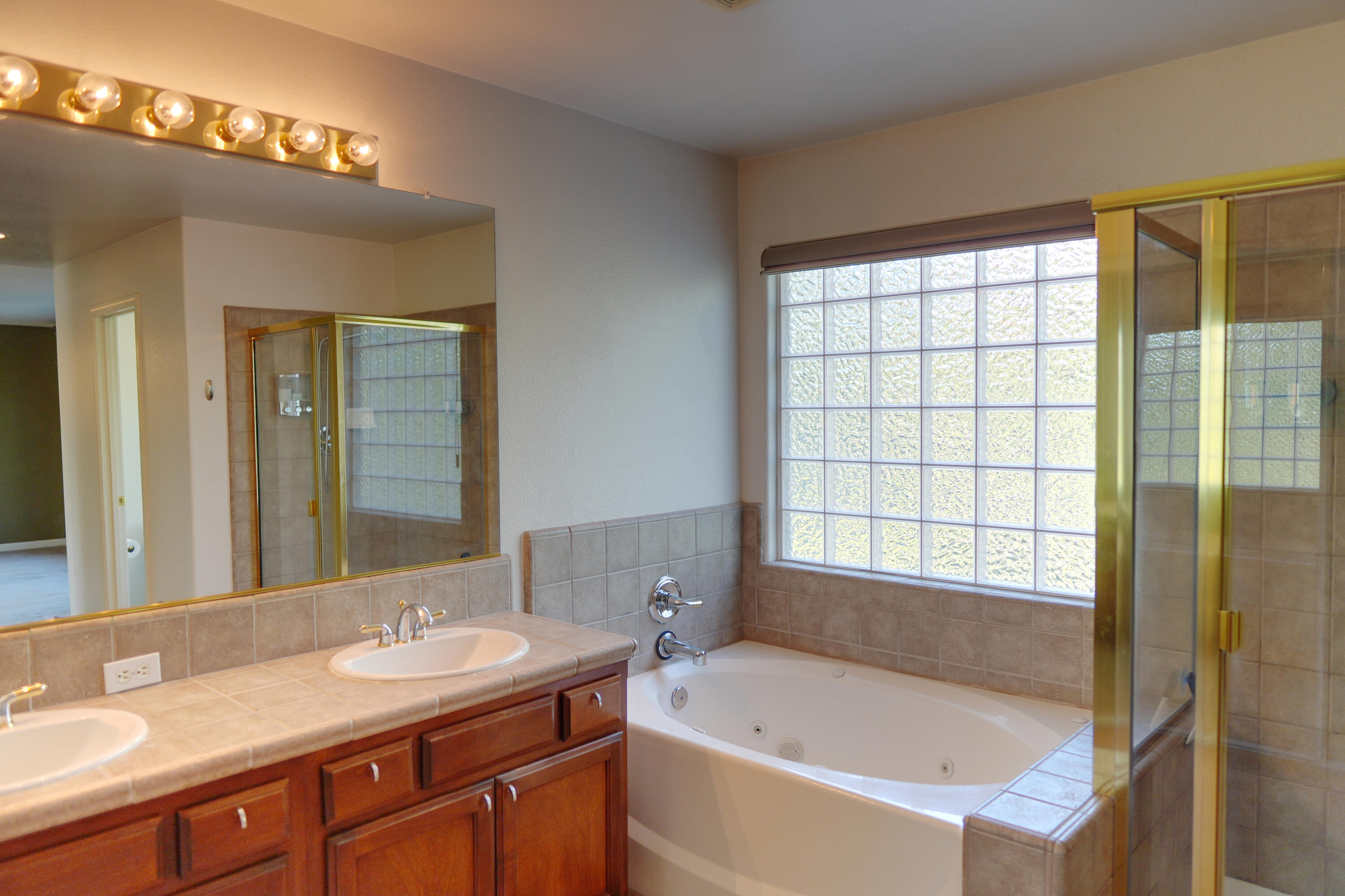 1752 Maduro Ct, Tulare, CA 93274