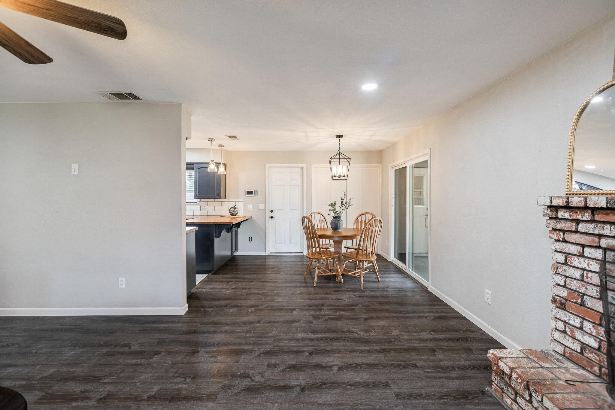 5445 W Harter Ave, Visalia, CA 93277