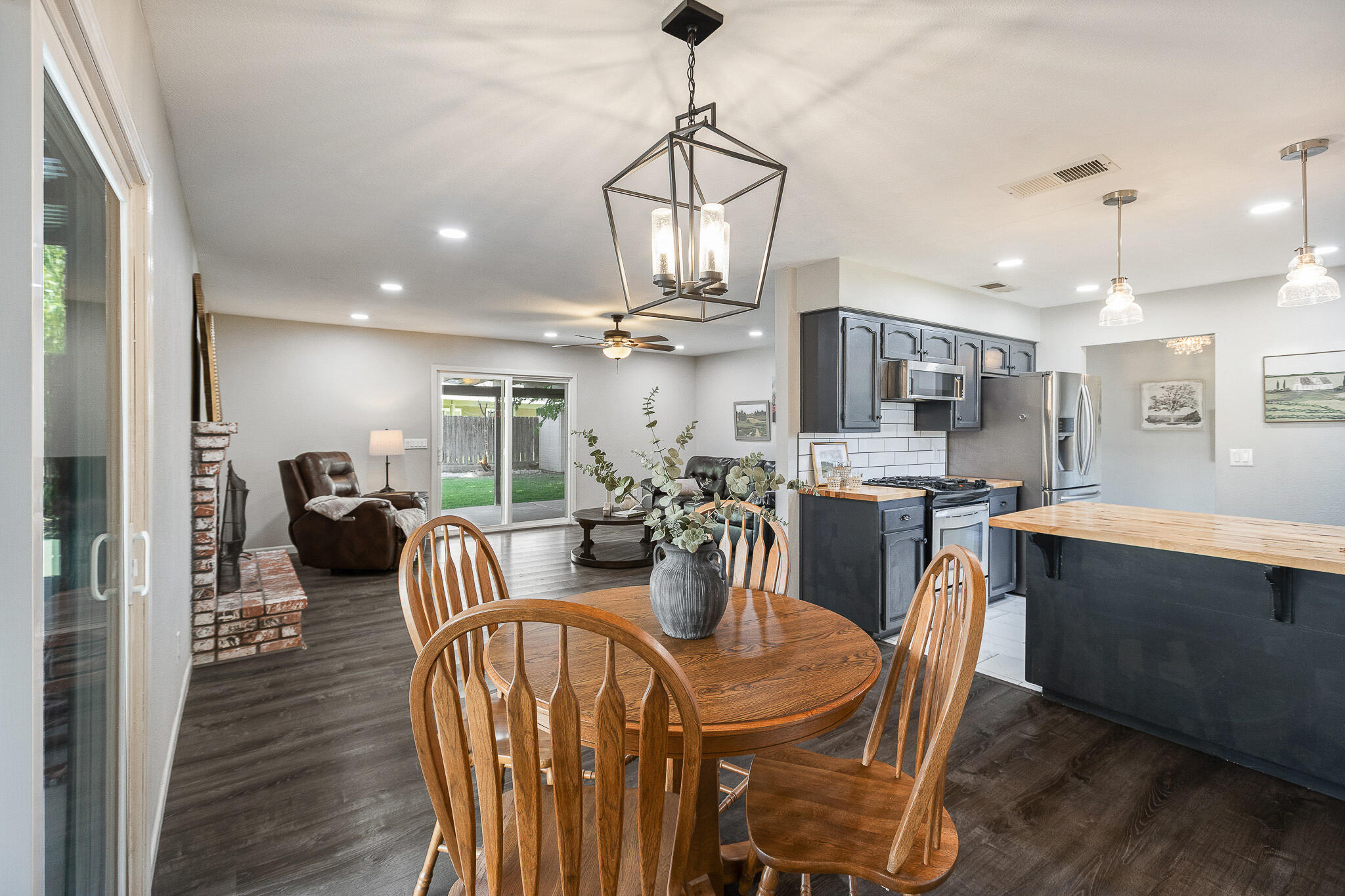 5445 W Harter Ave, Visalia, CA 93277