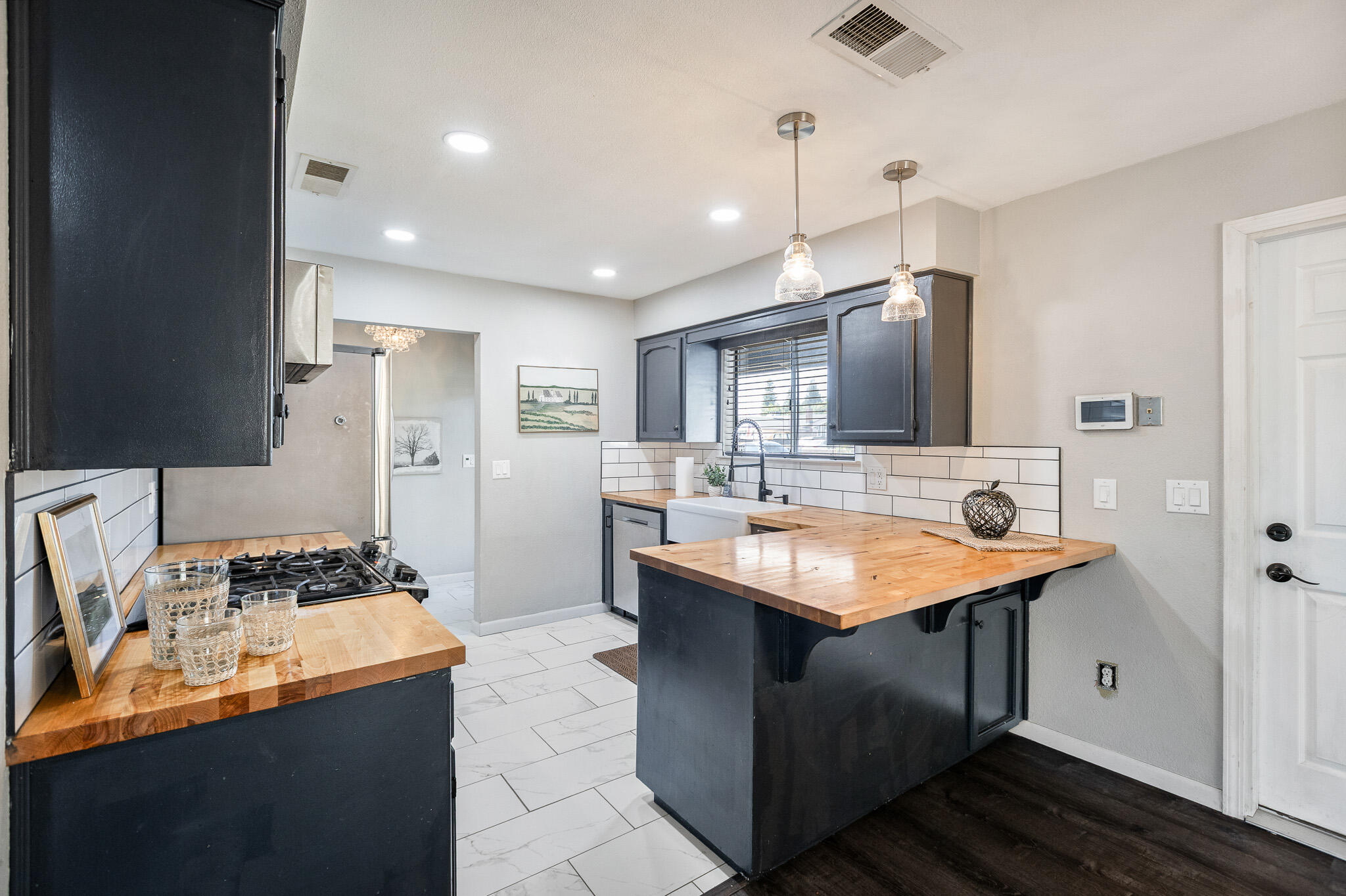 5445 W Harter Ave, Visalia, CA 93277