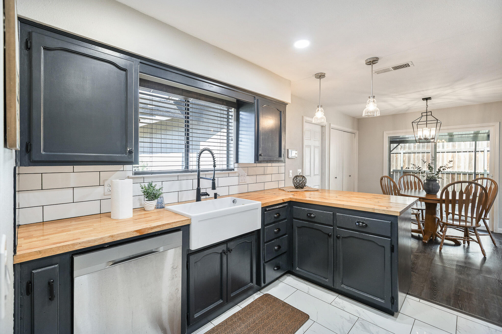 5445 W Harter Ave, Visalia, CA 93277