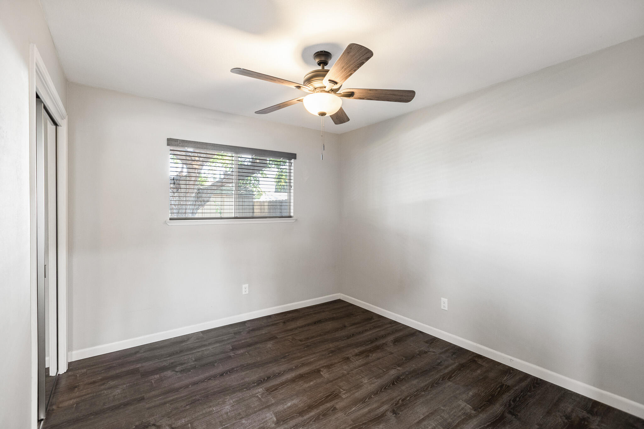 5445 W Harter Ave, Visalia, CA 93277