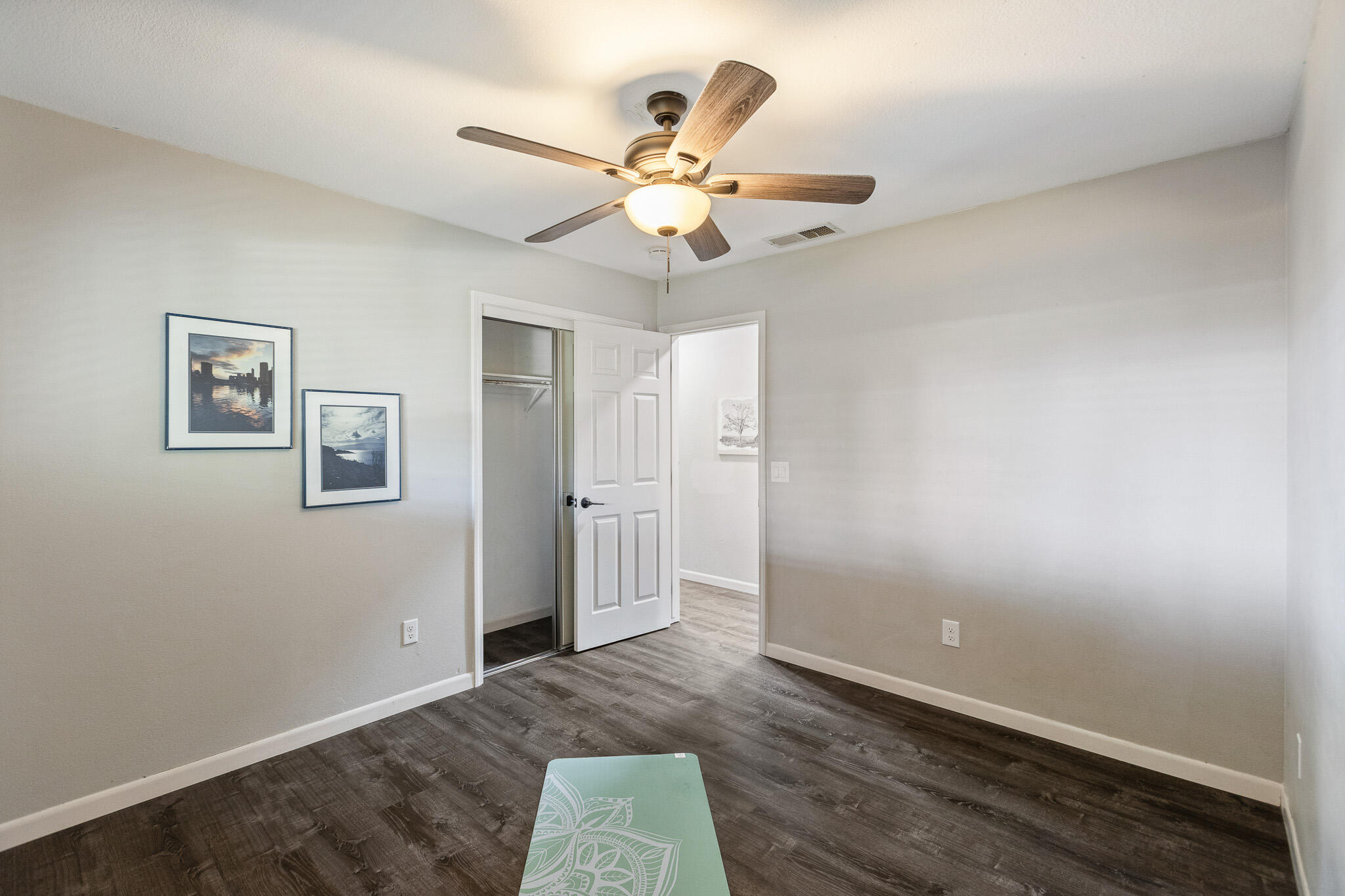 5445 W Harter Ave, Visalia, CA 93277