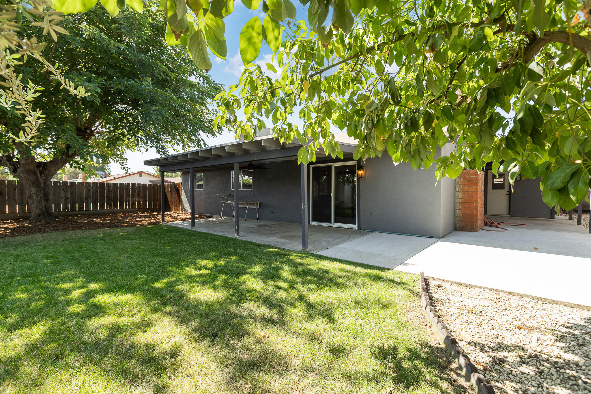5445 W Harter Ave, Visalia, CA 93277