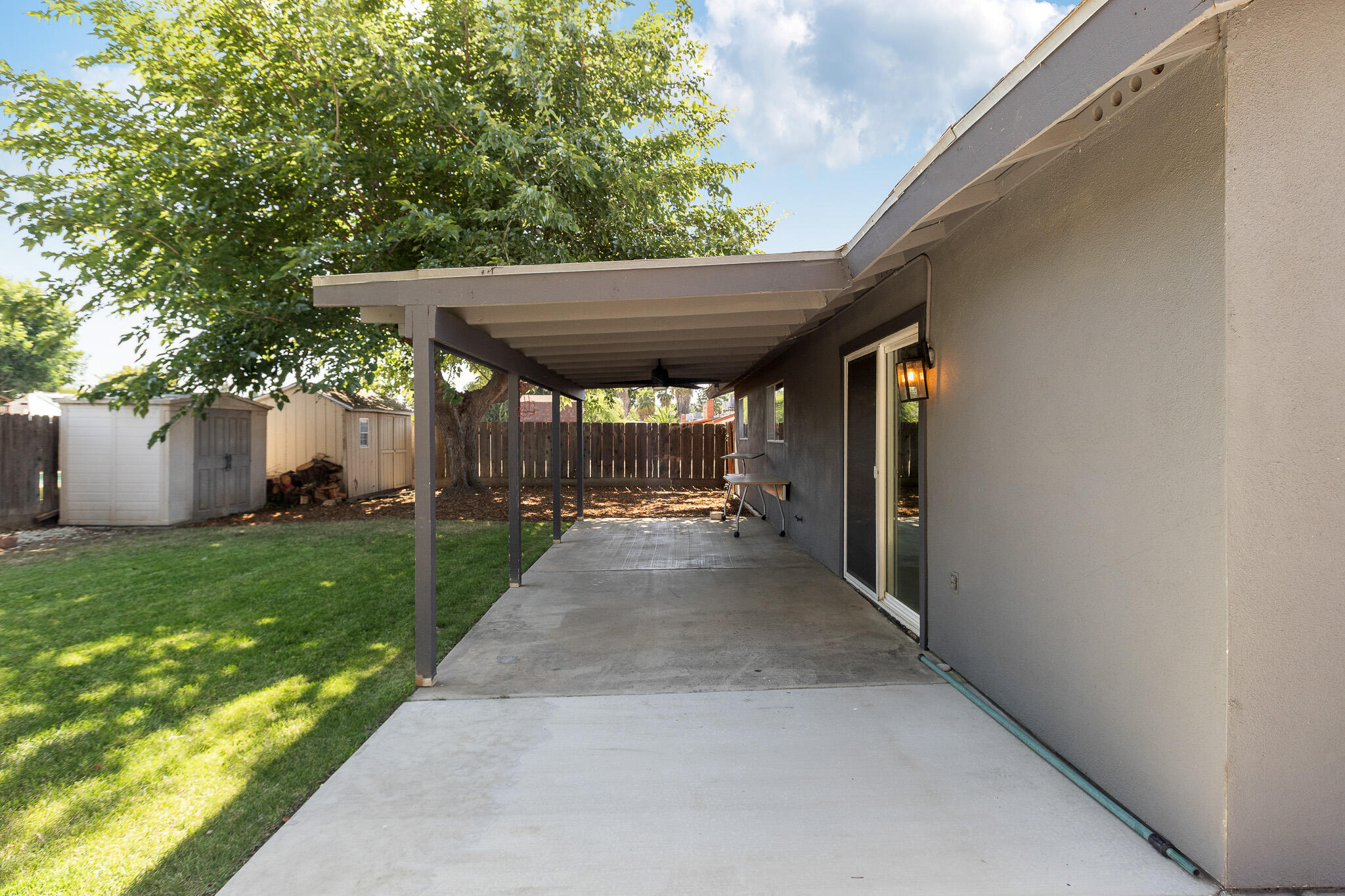 5445 W Harter Ave, Visalia, CA 93277