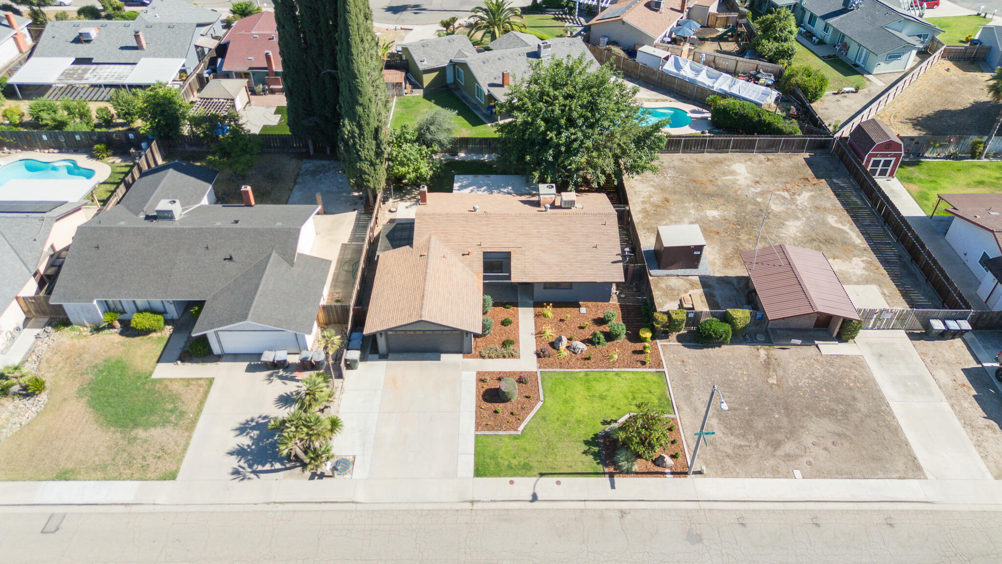 5445 W Harter Ave, Visalia, CA 93277